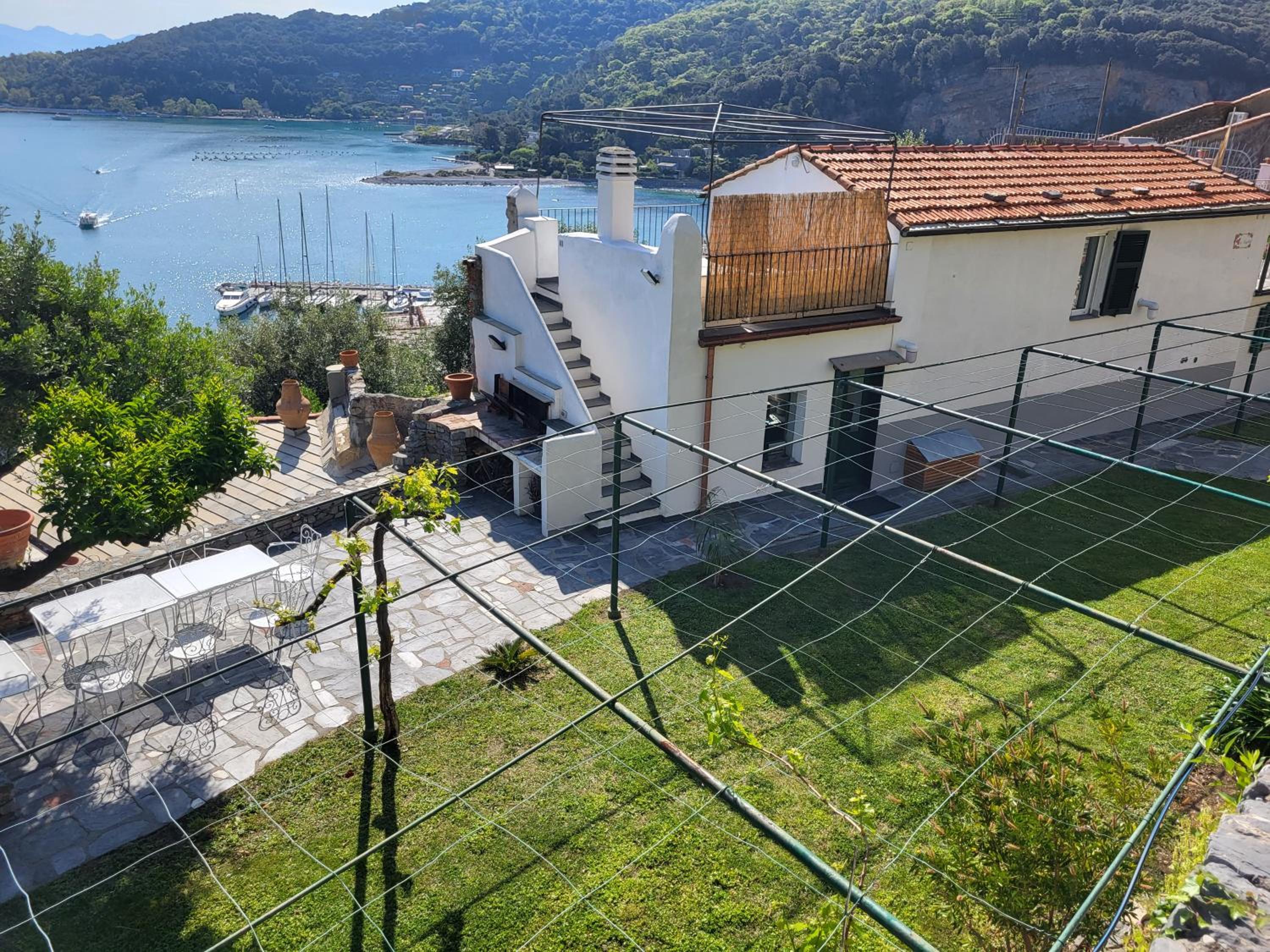La BouganVilla