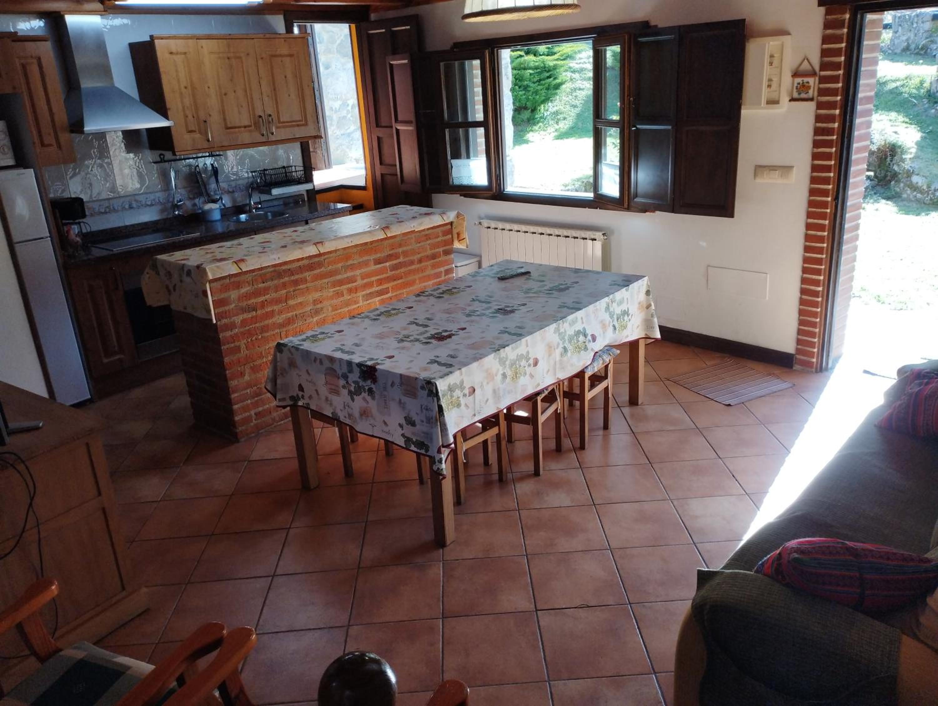 LA NOZAL piscina, barbacoa, jardín view 5