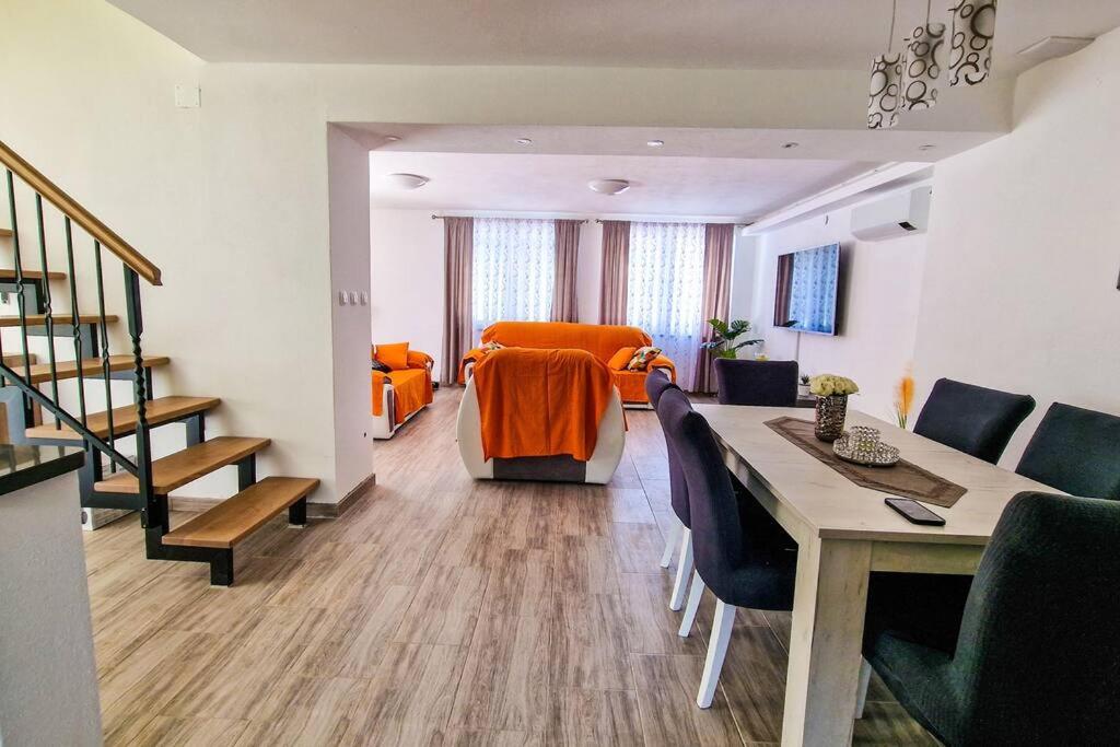 Infinity - Attractive villa for rest and relaxation