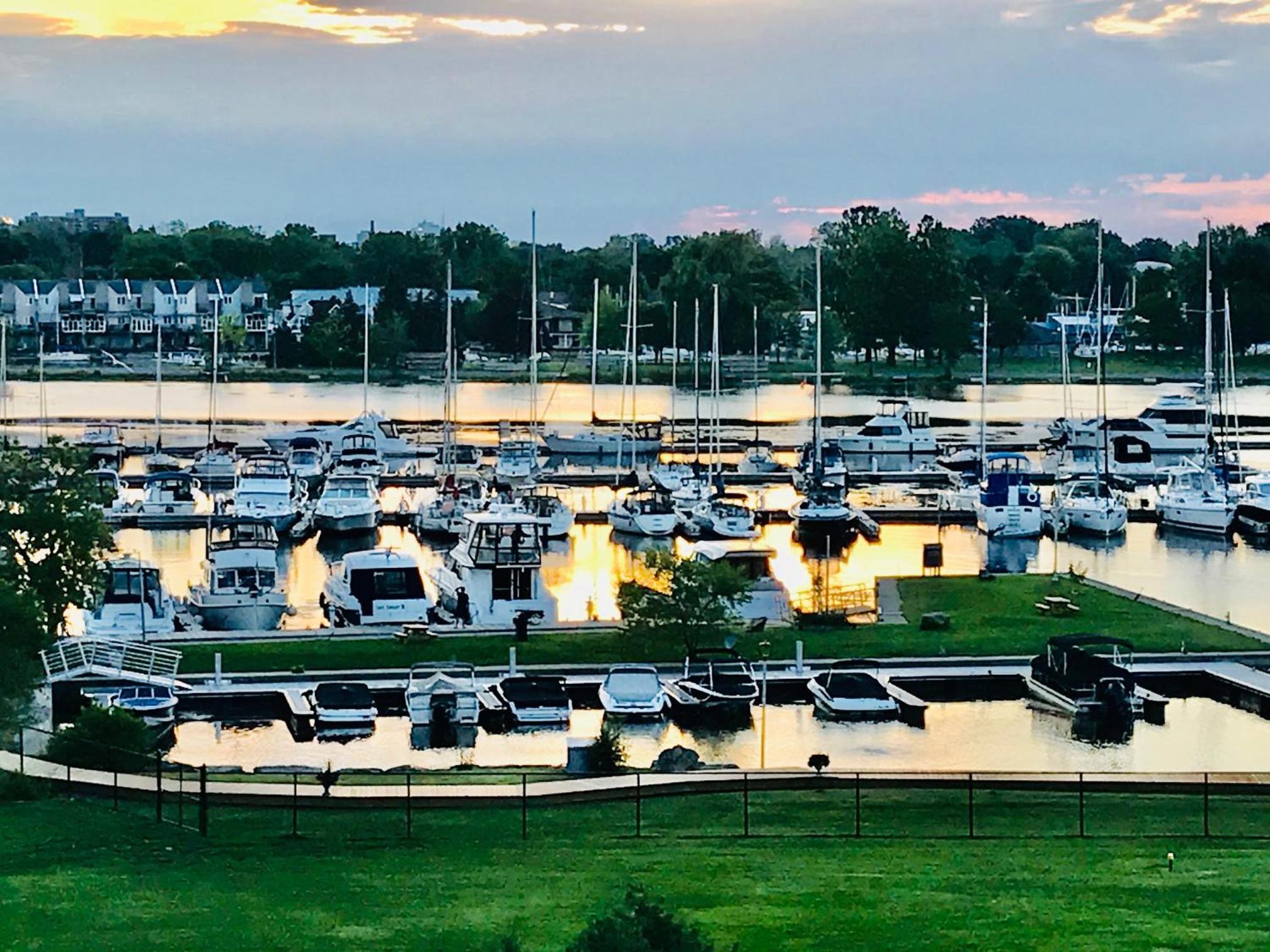 Belleville Vacations - Ramada by Wyndham Belleville Harbourview Conference Center - Property Image 18