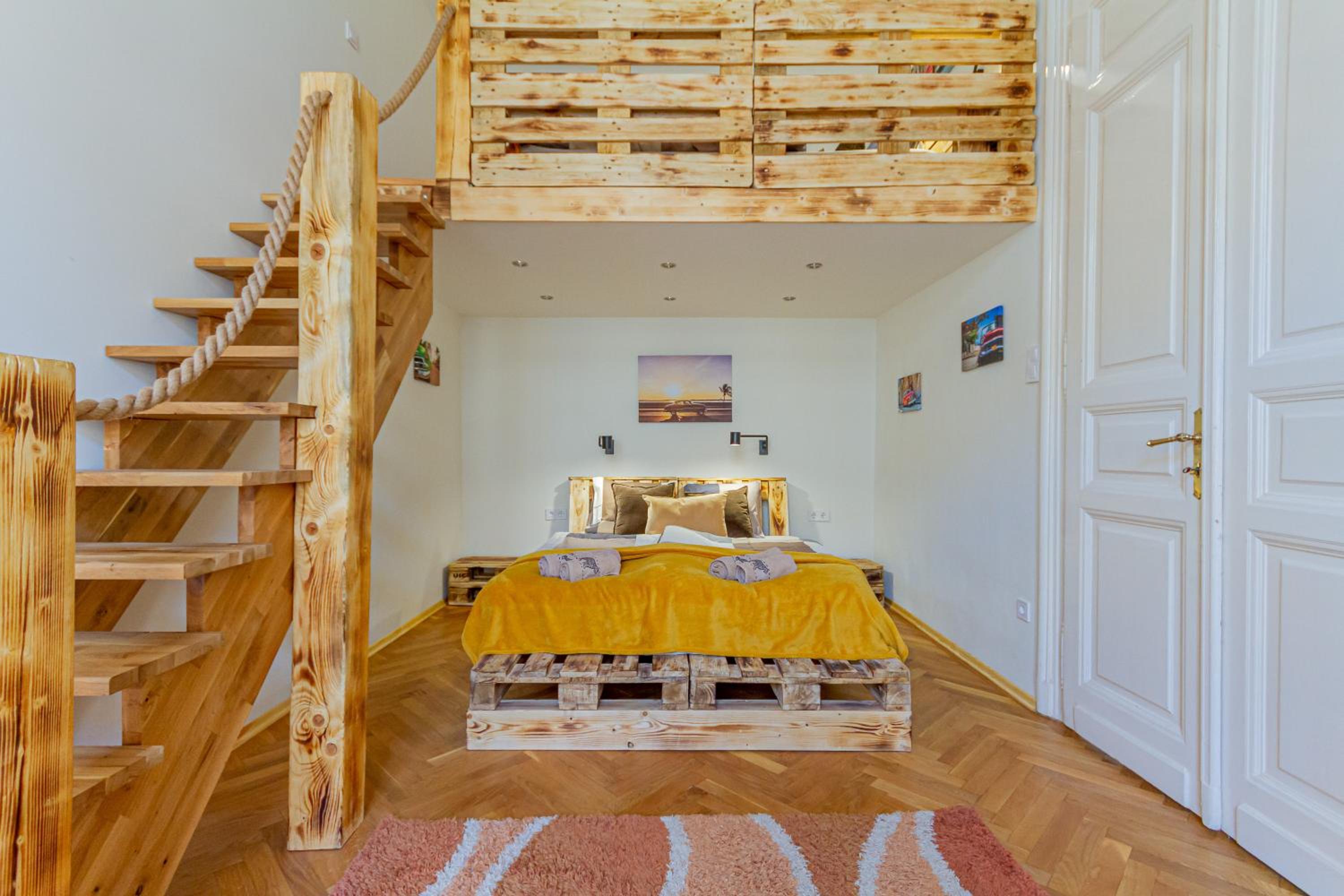 Supercentral Boutique Suite