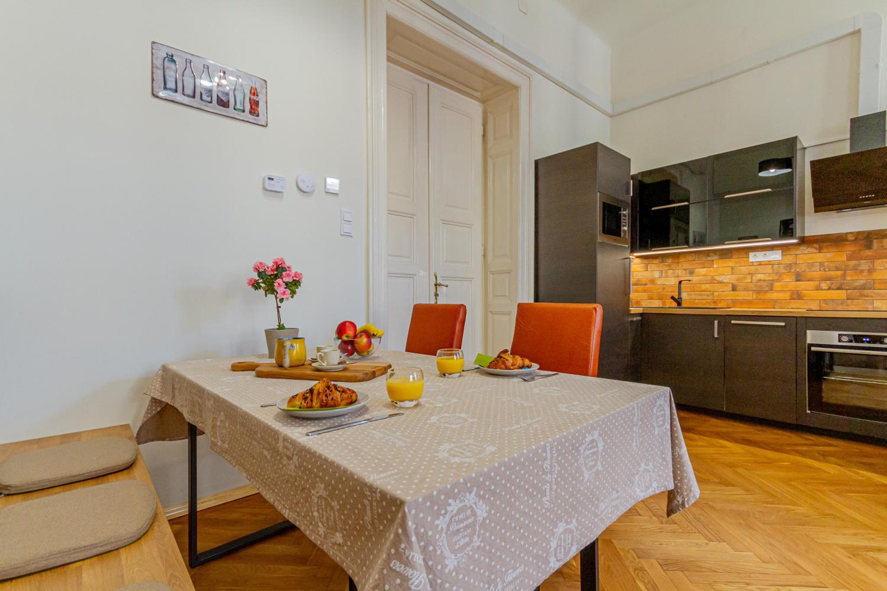 Supercentral Boutique Suite