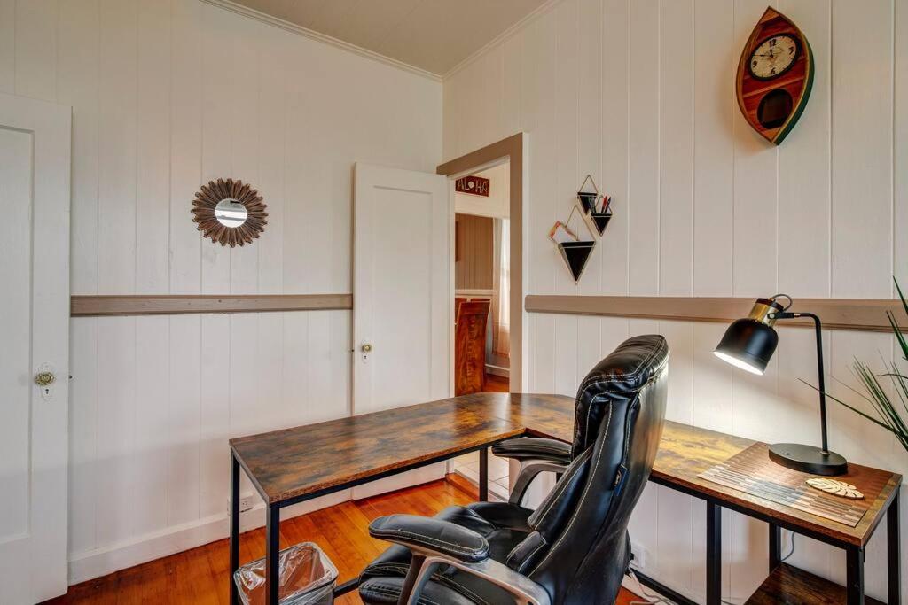 NEW Paddler's Inn- 3BR Hilo Downtown view 3