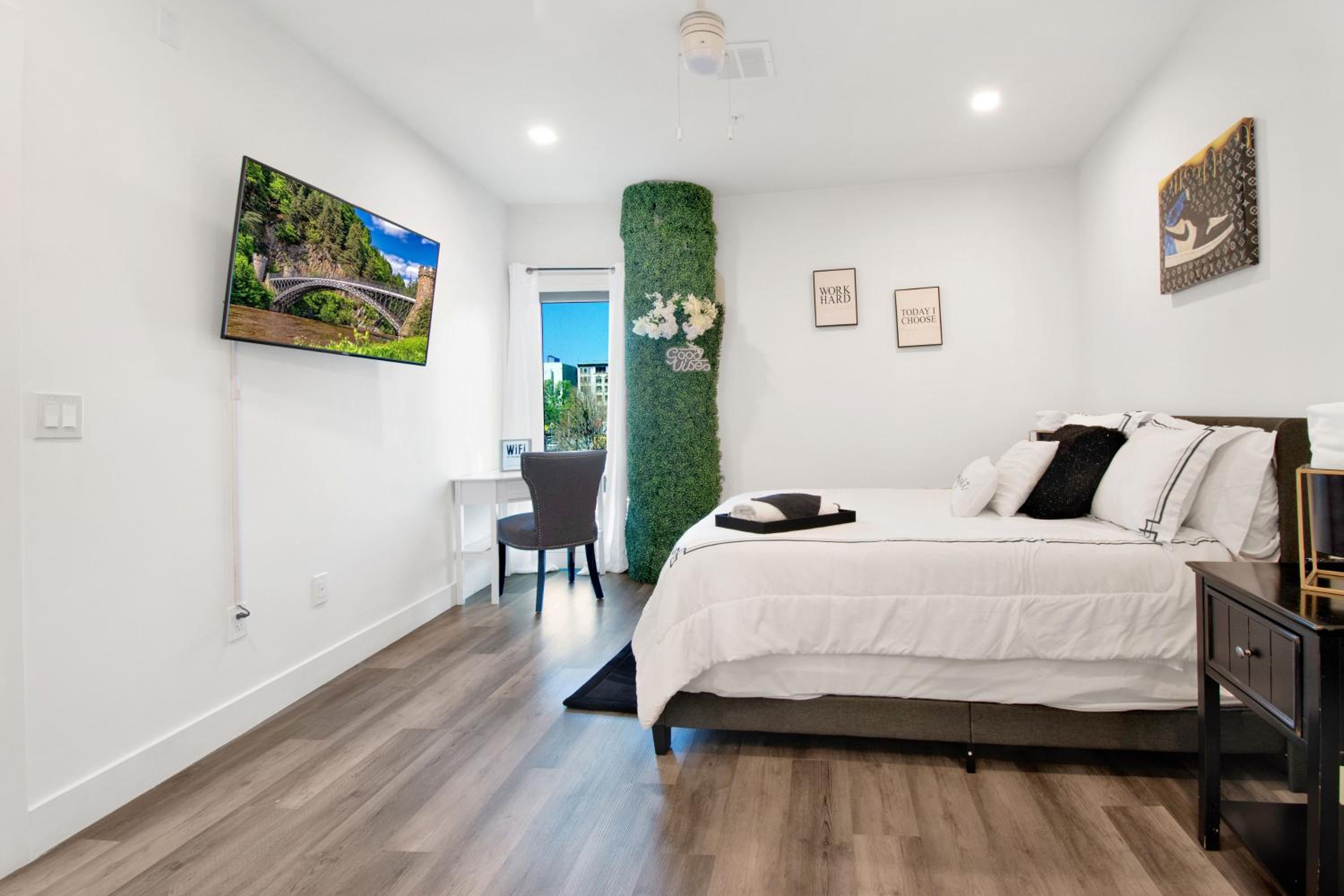 Nest Away 2 Queen near EWR-Penn- Free Parking view 4