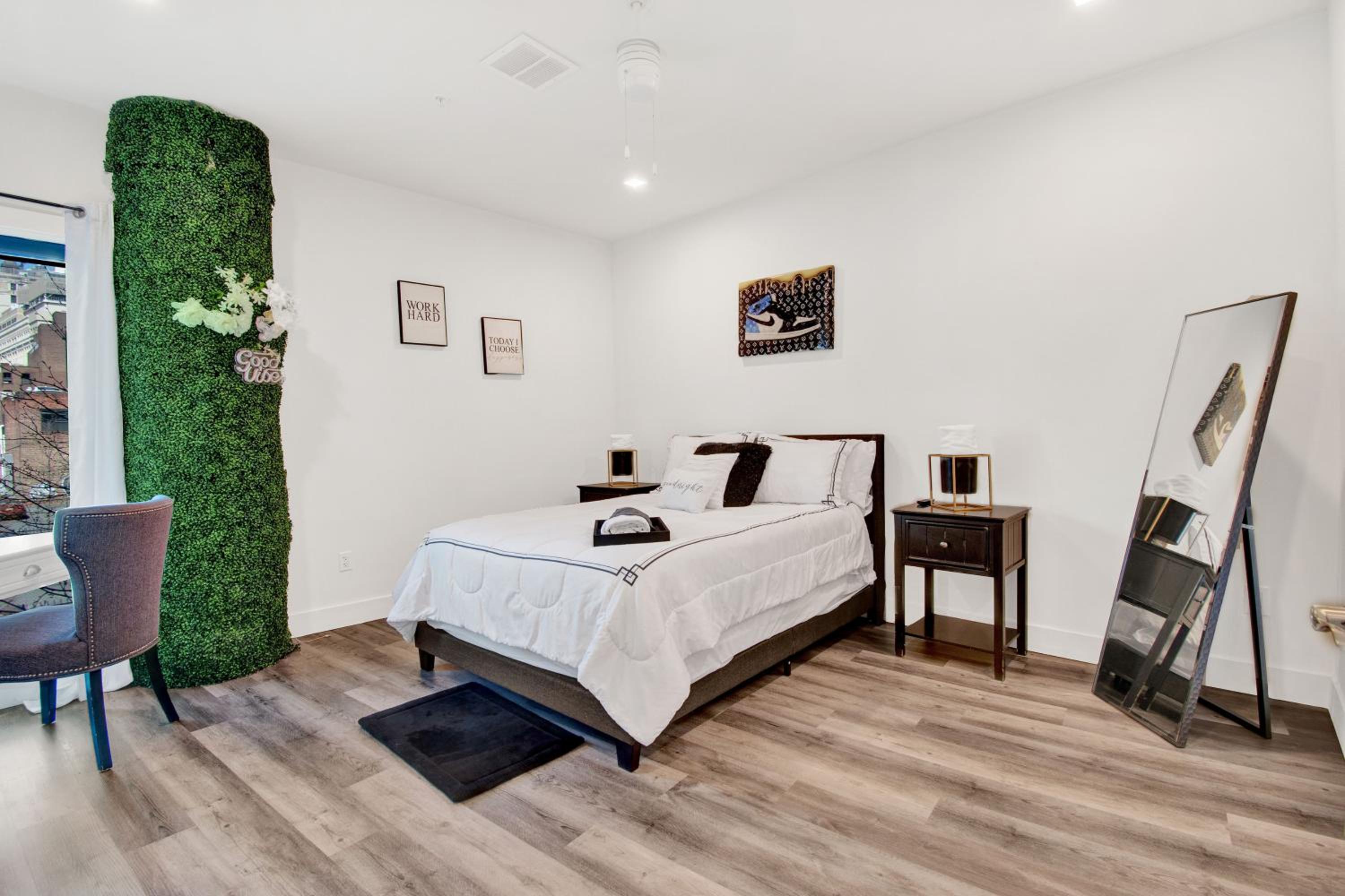 Nest Away 2 Queen near EWR-Penn- Free Parking view 5
