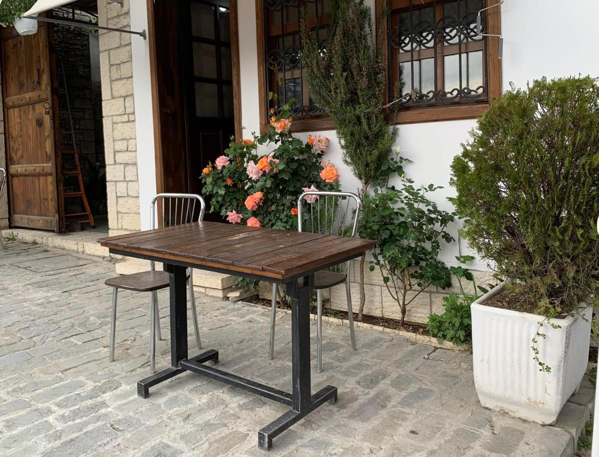 Arben Qemeri Guest House