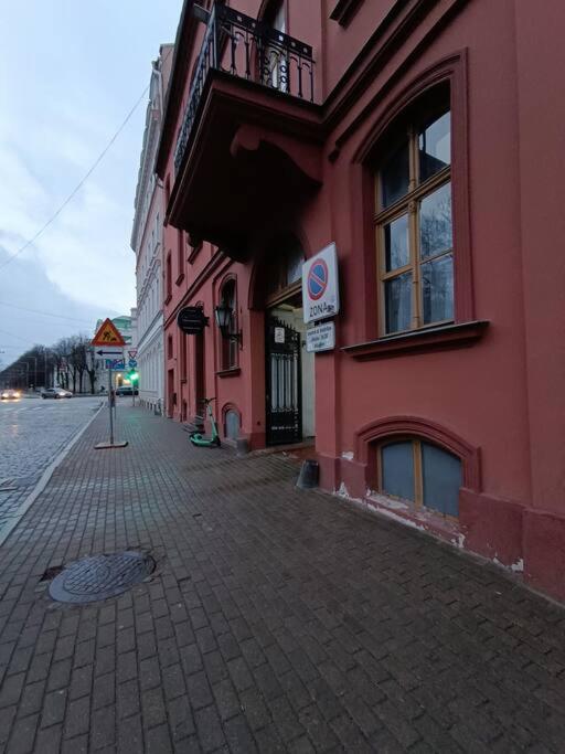 Spacious Old Town Family & Friends Peachy Two bedrooms Apartment, Nearby the Riga Presidential Castle