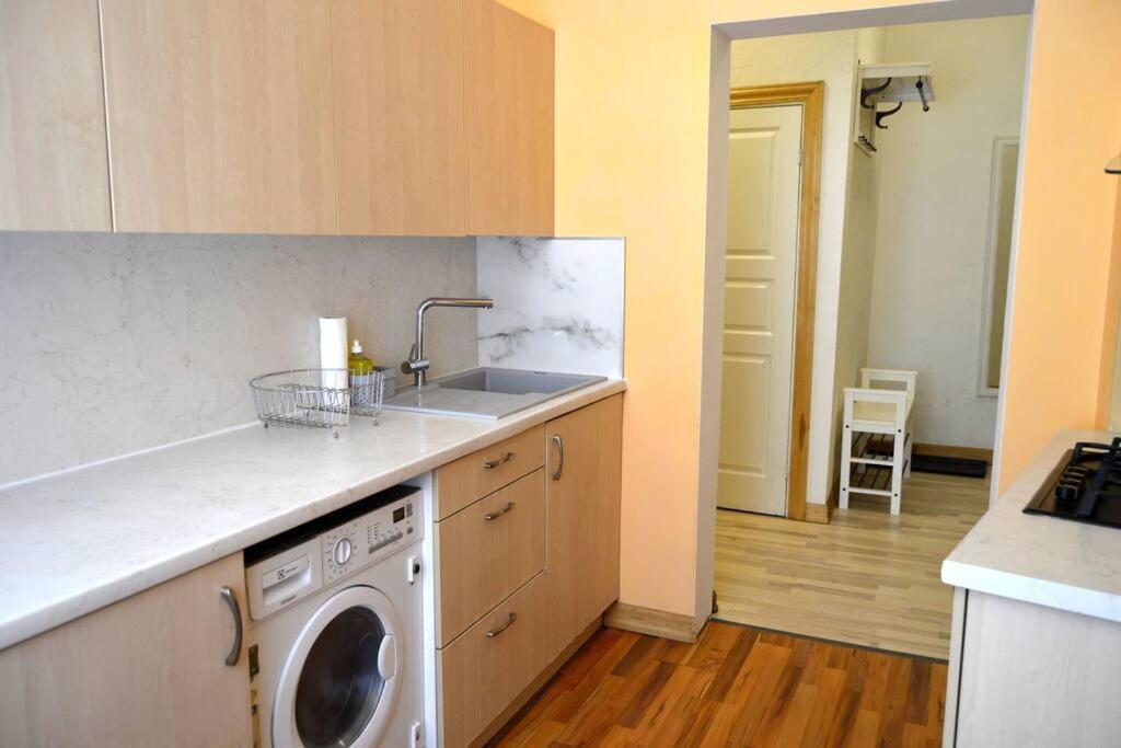 Spacious Old Town Family & Friends Peachy Two bedrooms Apartment, Nearby the Riga Presidential Castle