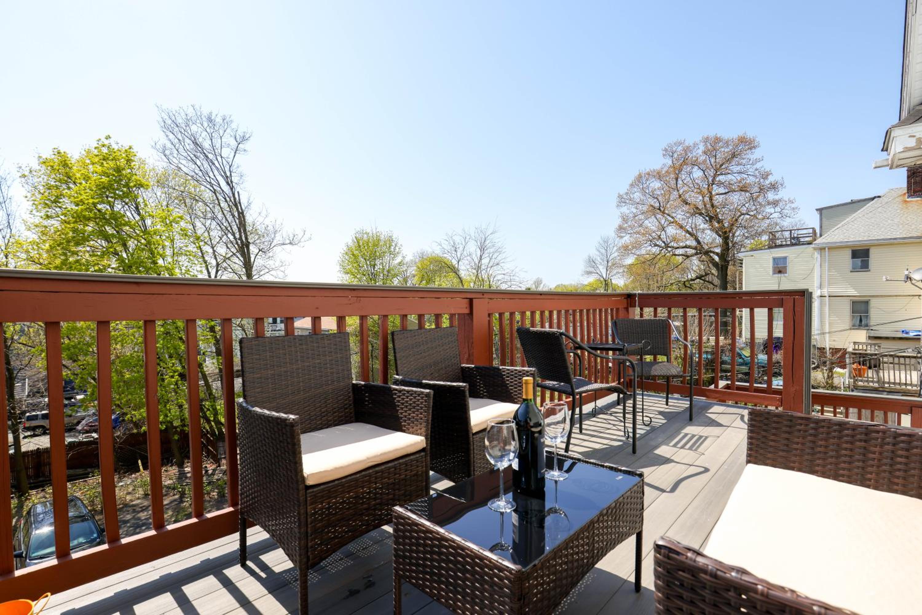 Amazing family-friendly and group-friendly accommodation #TheBackDorch view 5