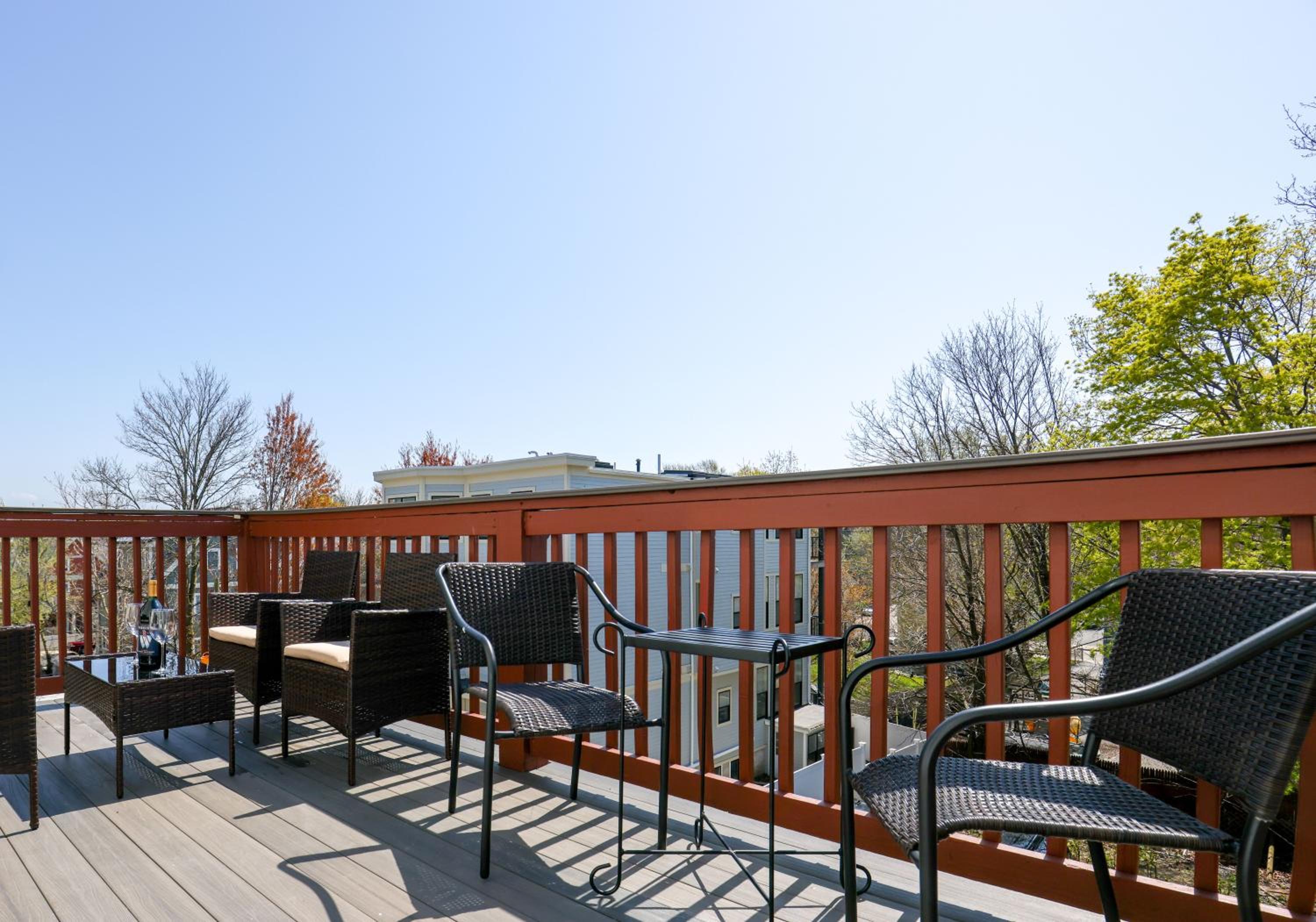Amazing family-friendly and group-friendly accommodation #TheBackDorch view 3