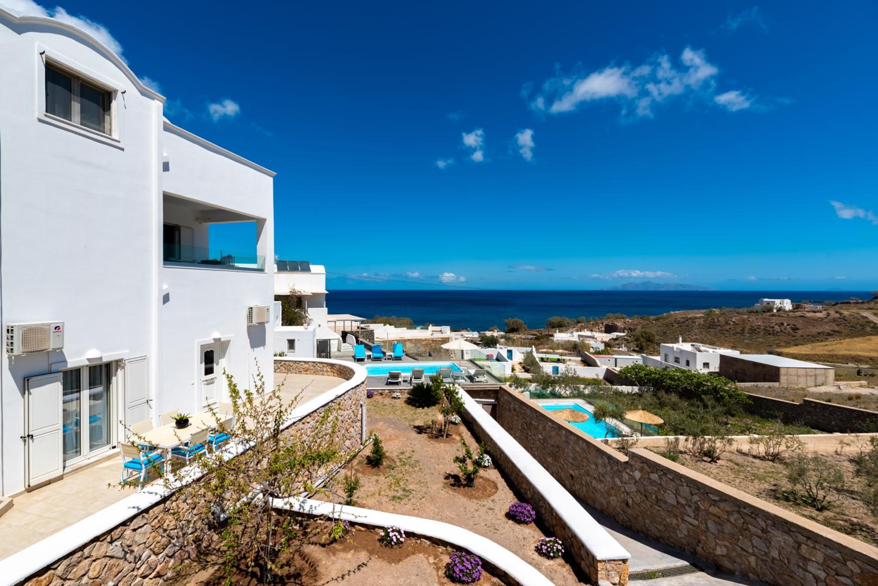 Queen of Santorini photo 3