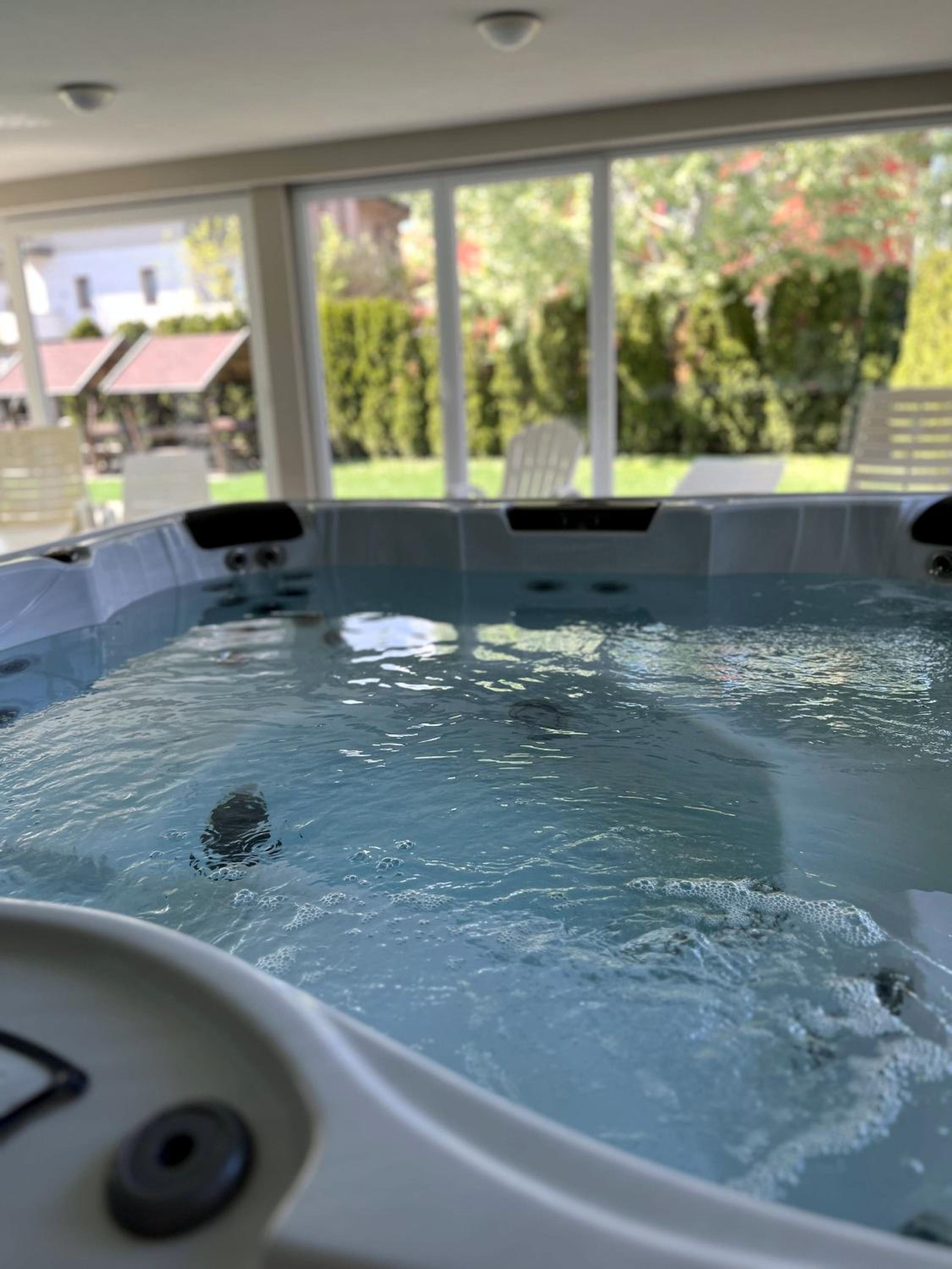 Hotel Ada Wellness Apartman Siófok - Image 1