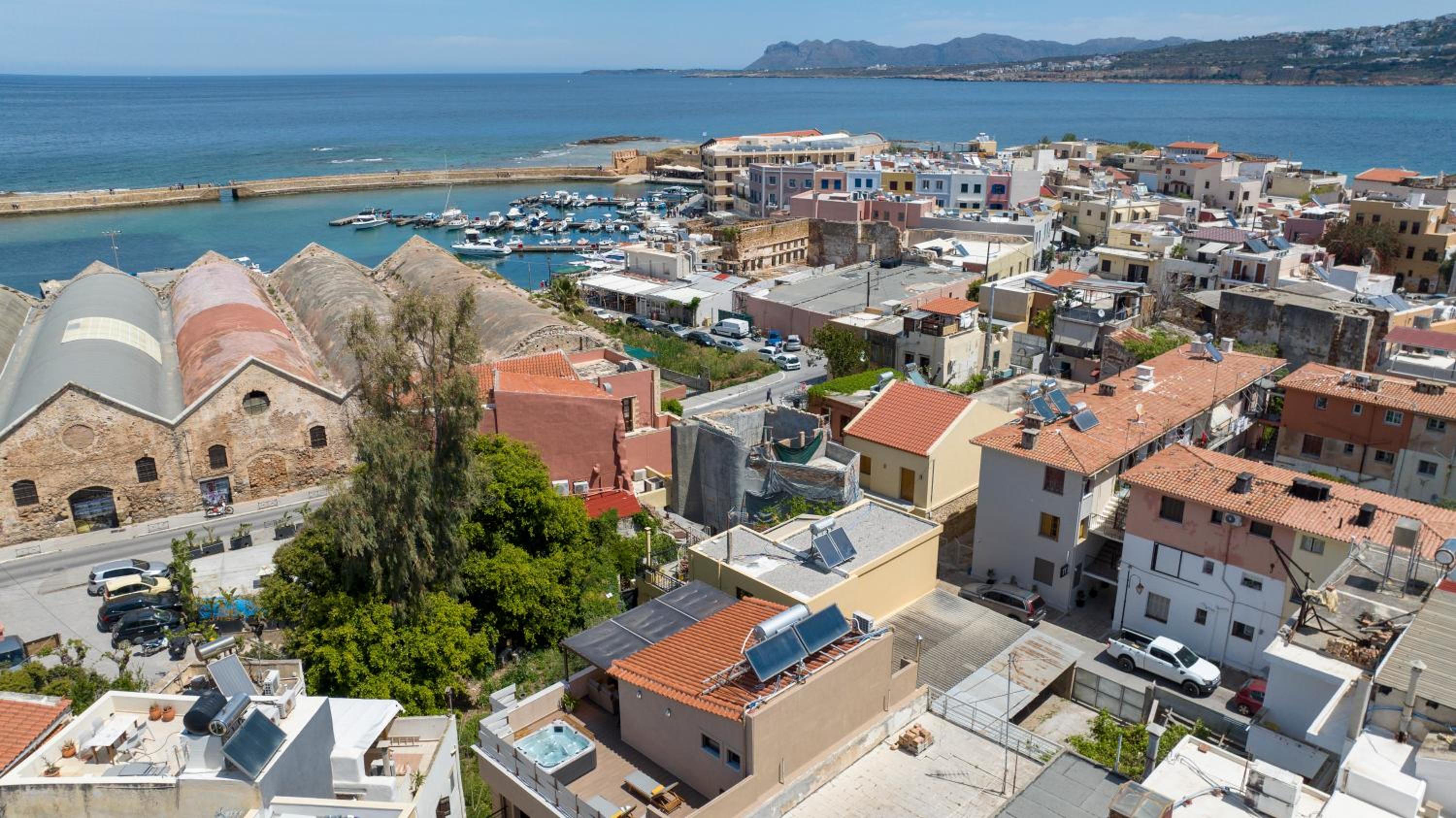 Aretousa Studio