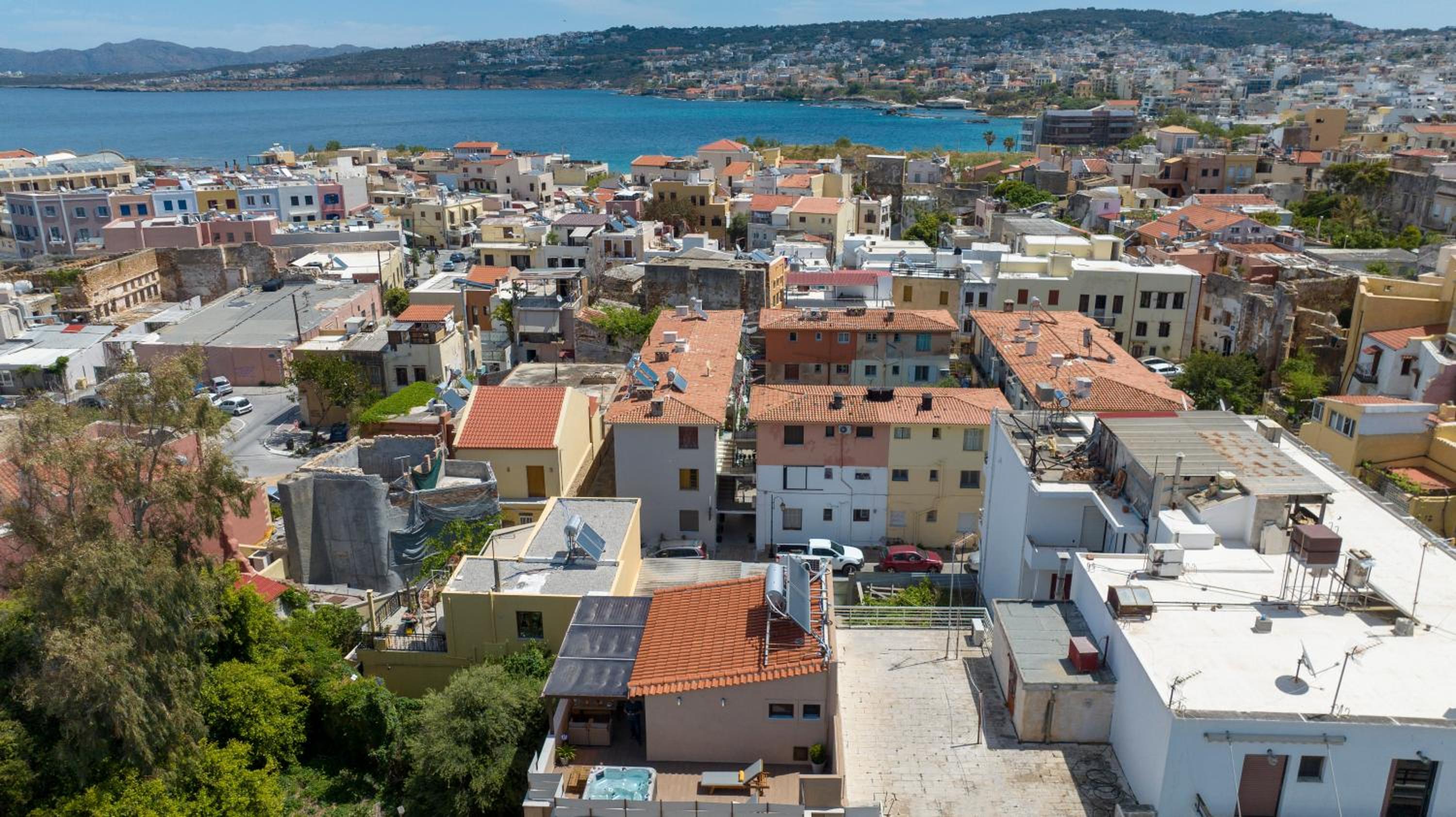 Aretousa Studio
