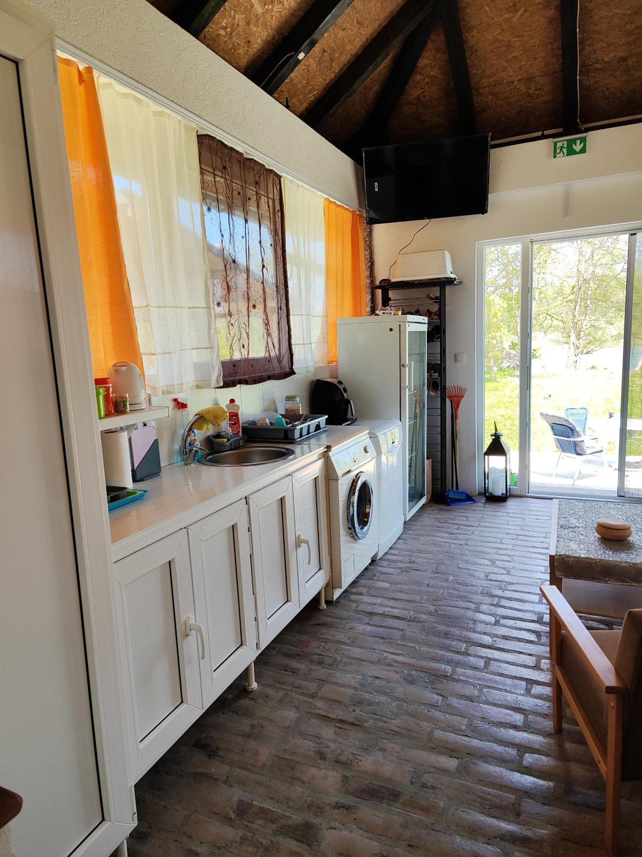 Photo 12