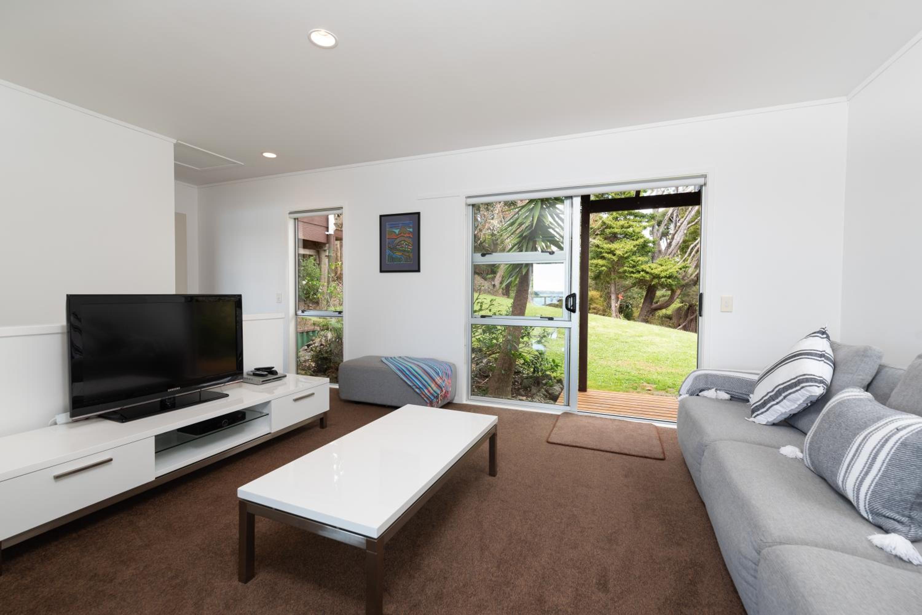 Nelson's Lookout - Russell Holiday Home view 4