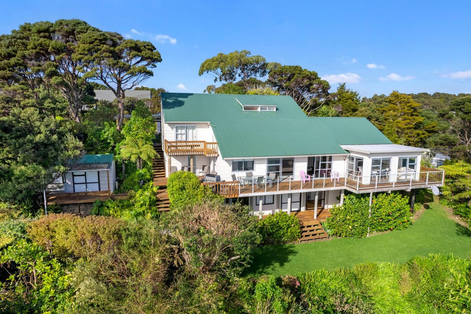 Nelson's Lookout - Russell Holiday Home view 2