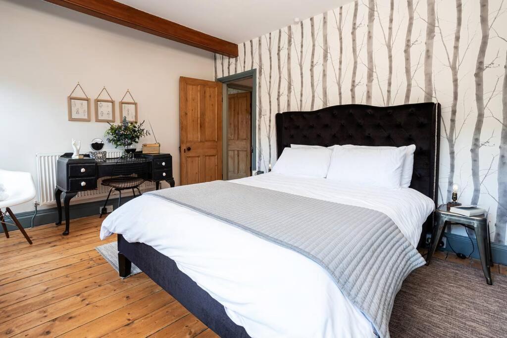 The Riverside Tailor's Retreat at Wray view 5
