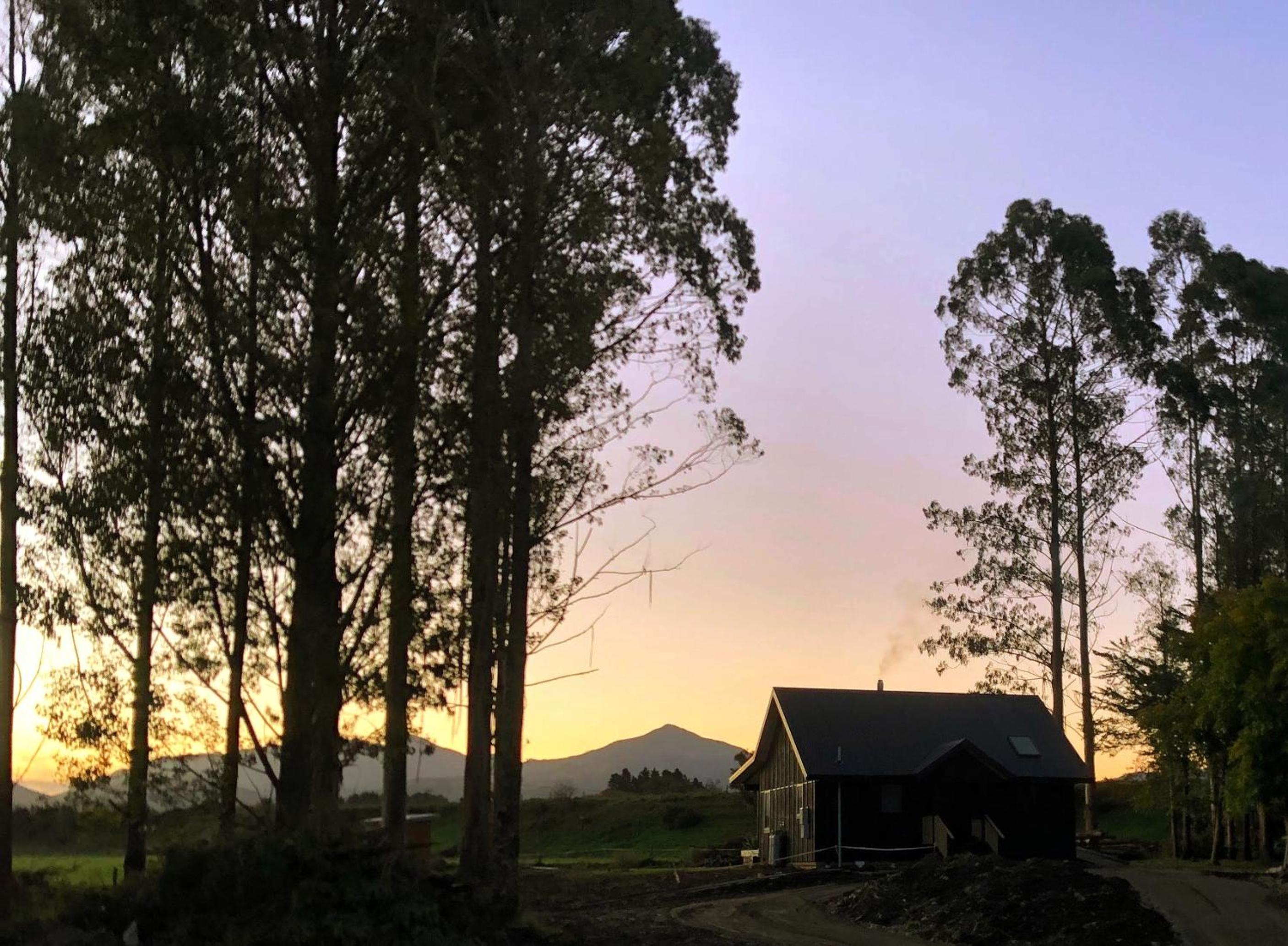 Fiery Peak Eco-Retreat with Stargazing & Hot tub view 4
