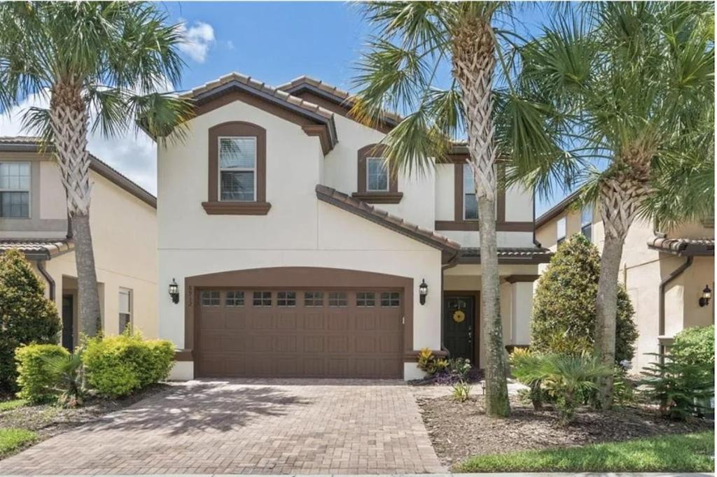 Hotel A Whole New World Villa - Image 1