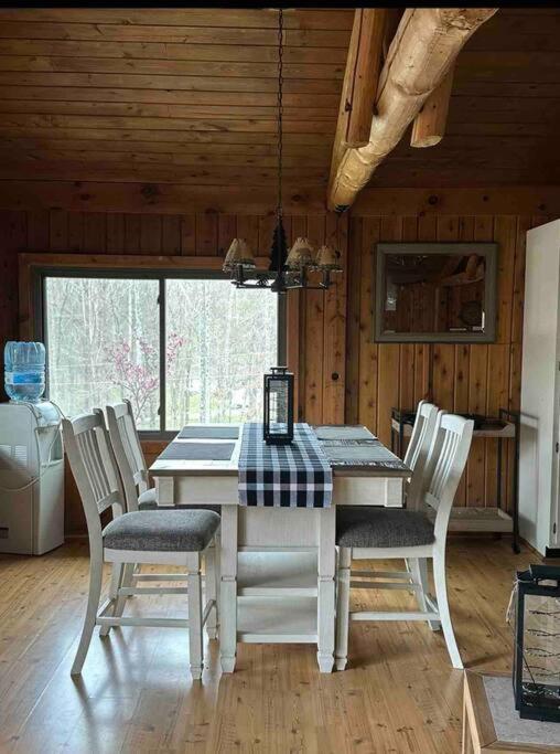 Timber Frame Country Retreat. view 3
