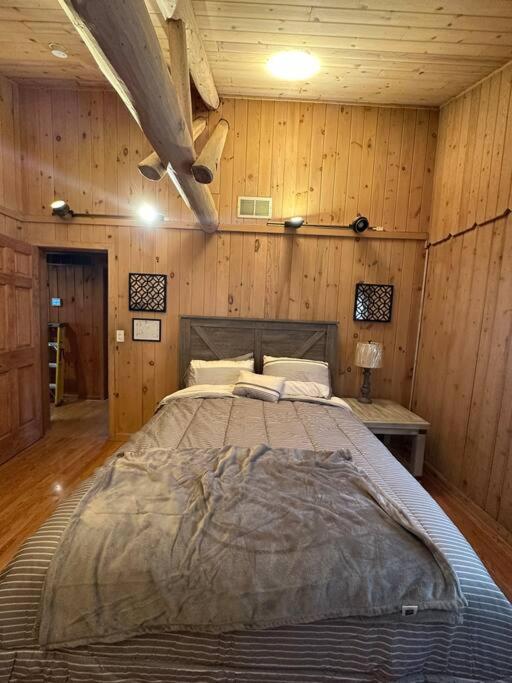 Timber Frame Country Retreat. view 5
