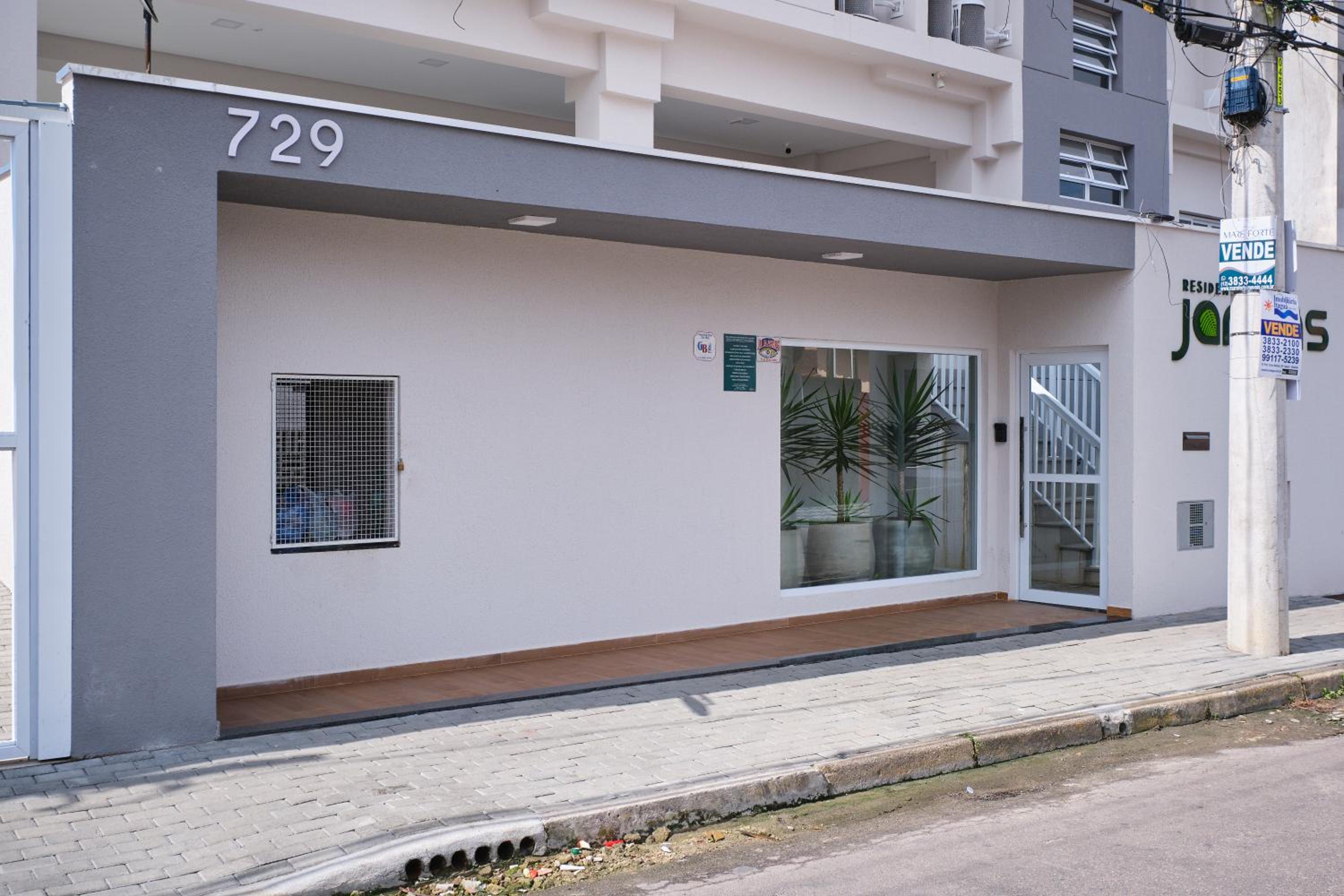 2 QUARTOS com Churrasqueira na Varanda, Piscina, Garagem interna, WiFi 500mbps, Ar Condicionado e Telas de Proteção