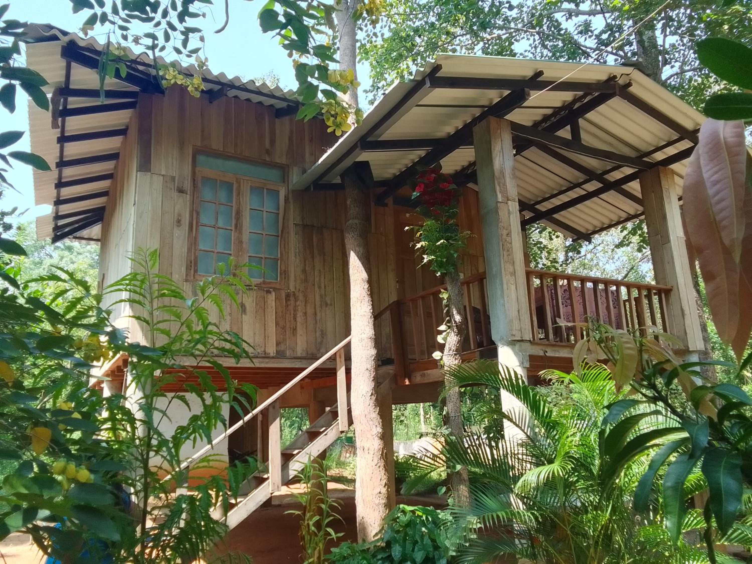 Ruk Sewana Villa Tree House view 4