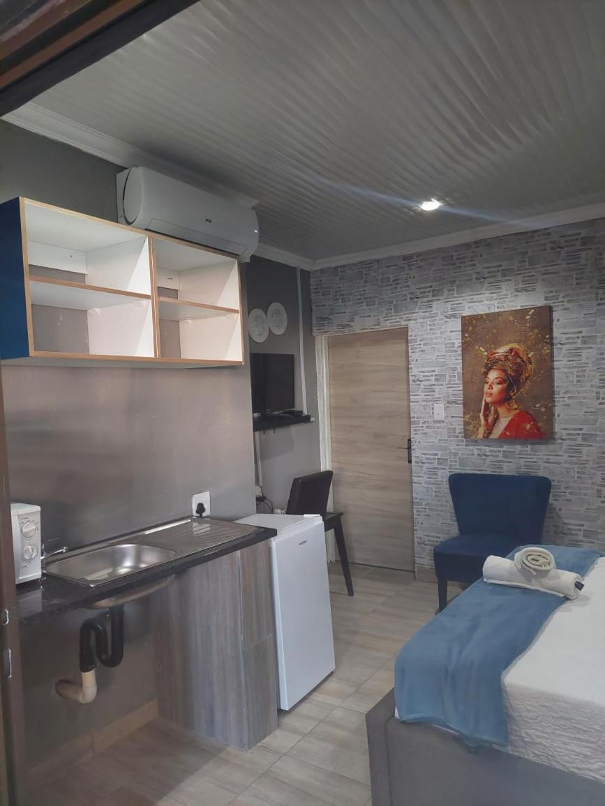 Nsuku Bed and Breakfast - Image 4