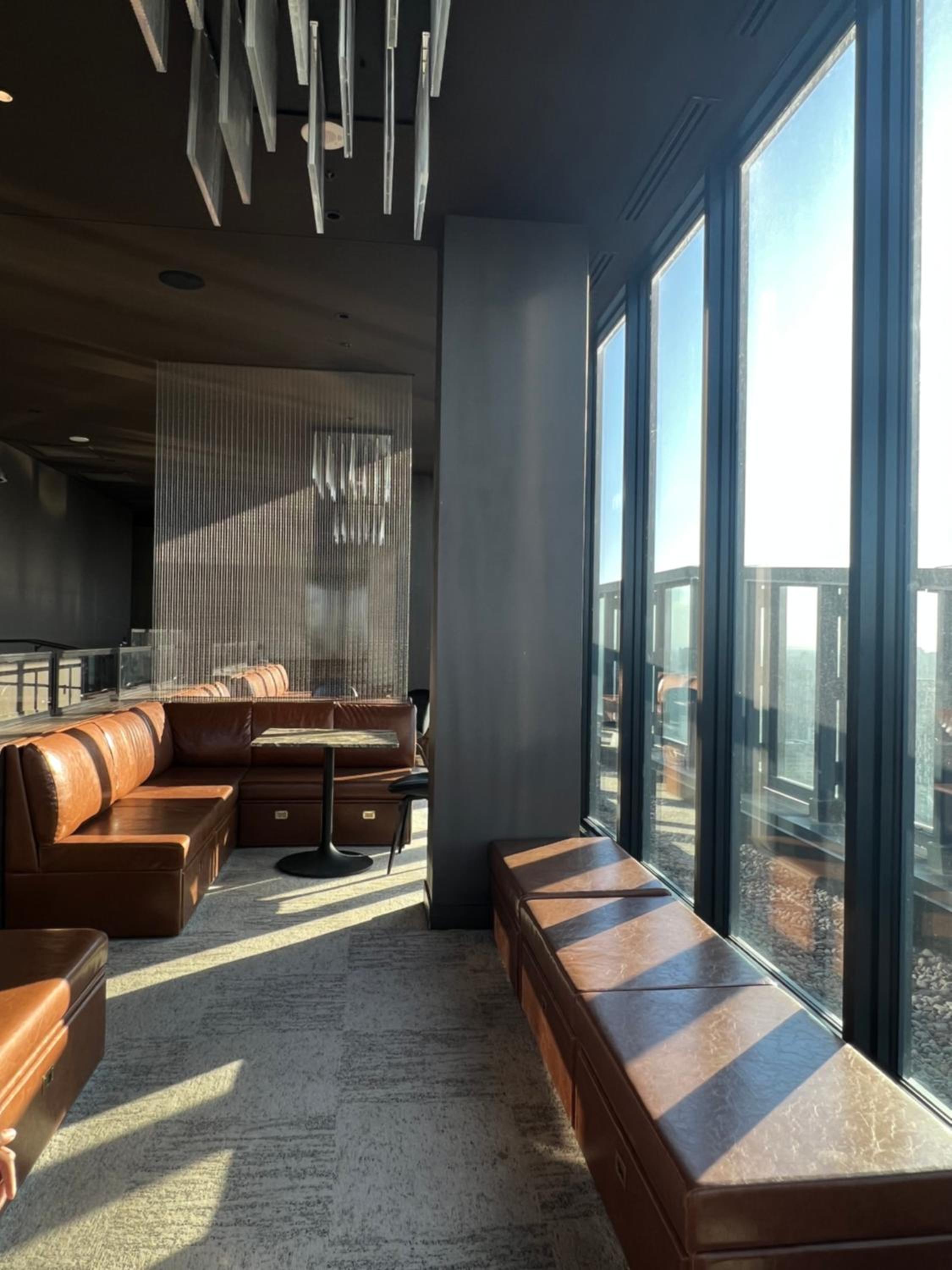 Beautiful one bedroom downtown Condo with pool and free parking