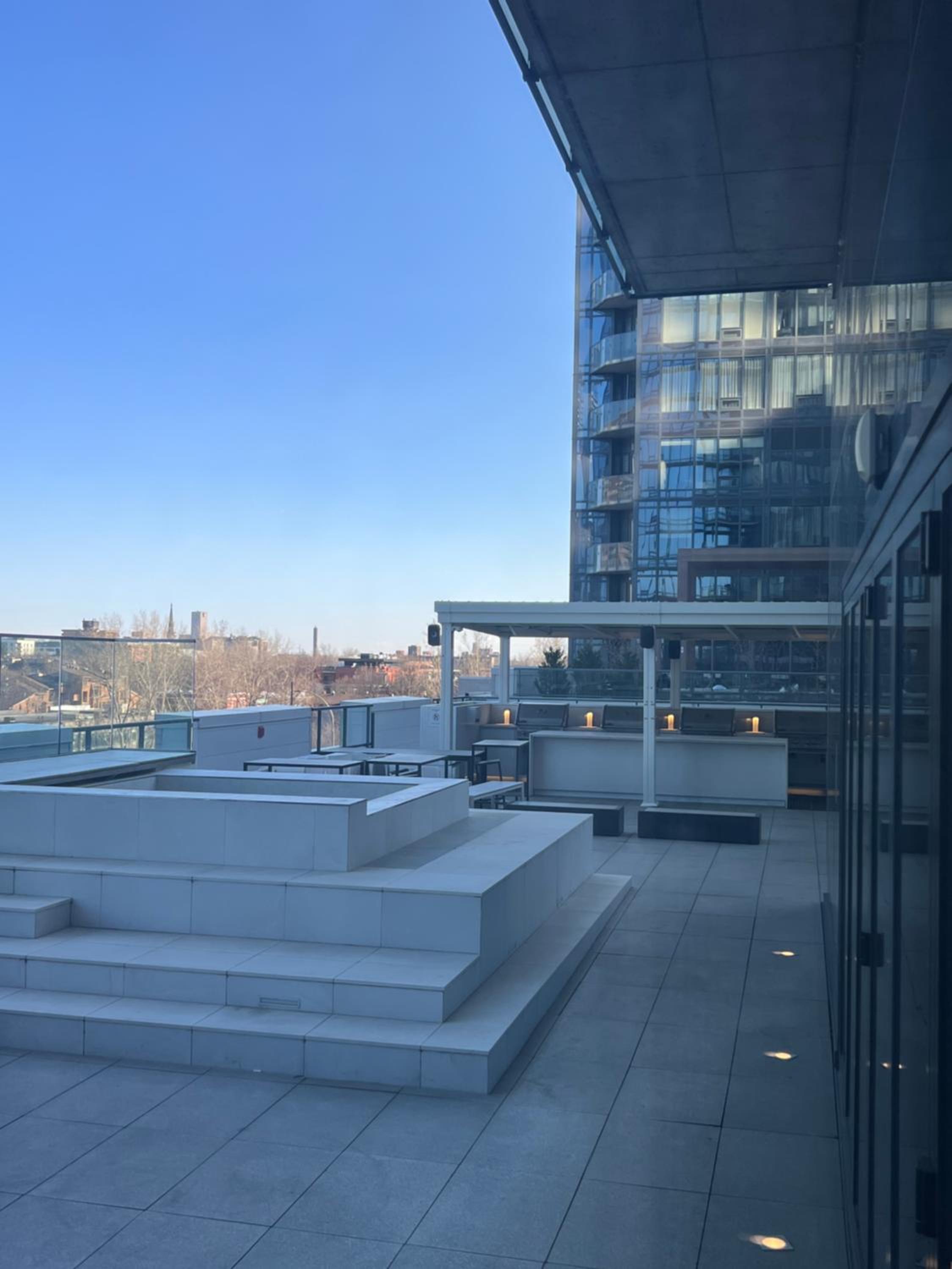 Beautiful one bedroom downtown Condo with pool and free parking