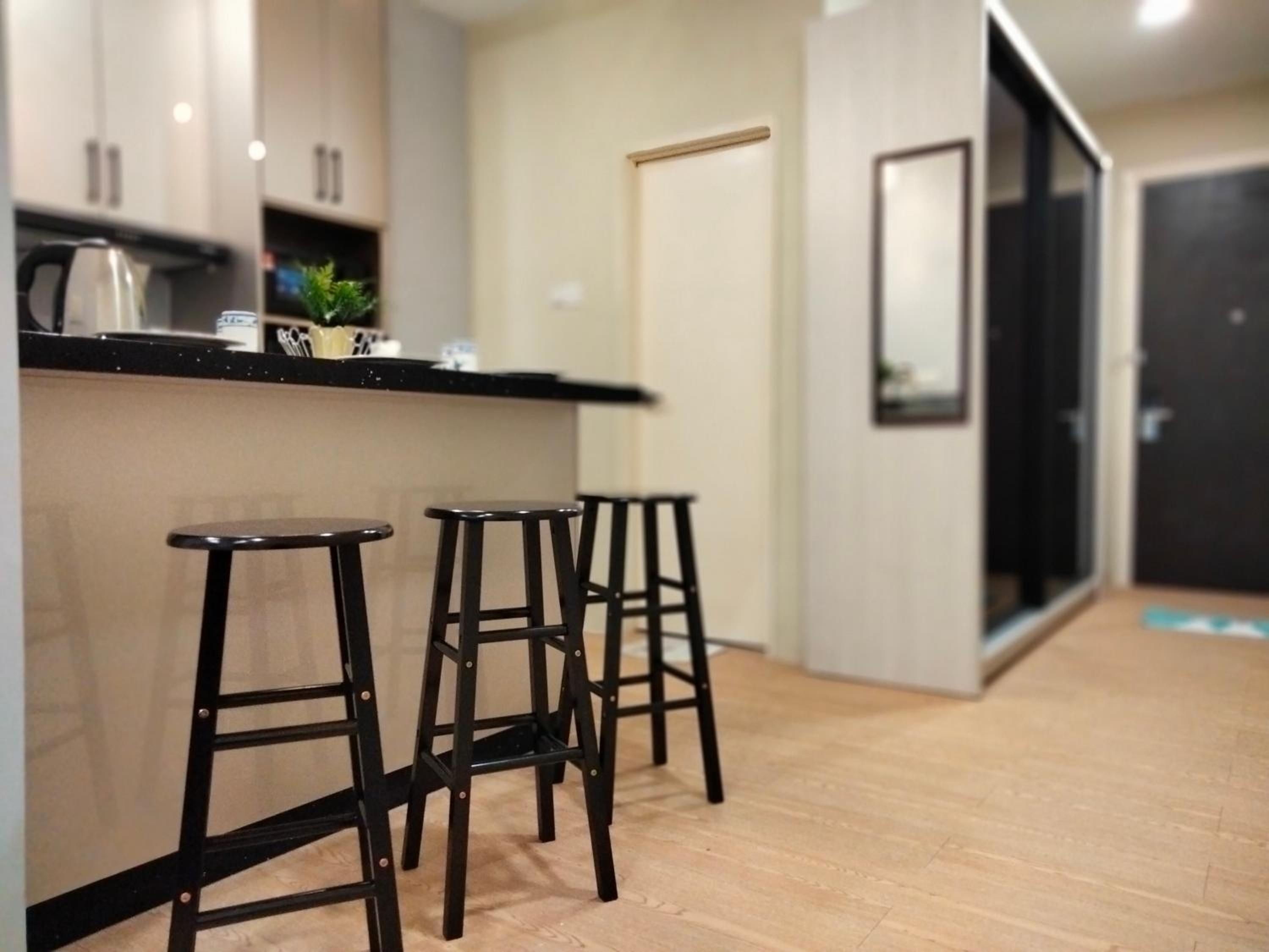 Bangsar Trade Center Studio 4pax I HomeBrickz