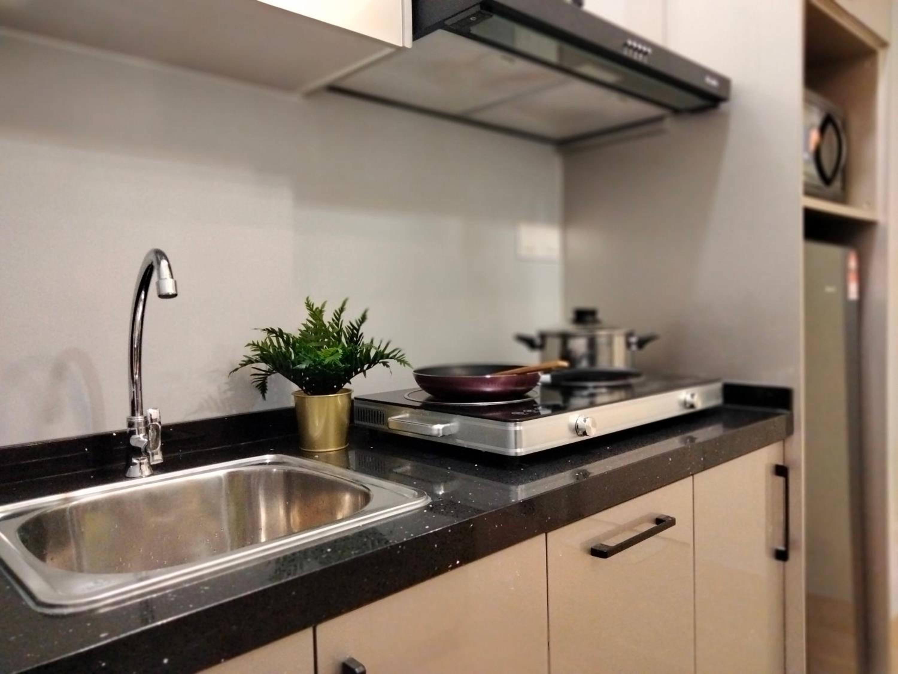 Bangsar Trade Center Studio 4pax I HomeBrickz