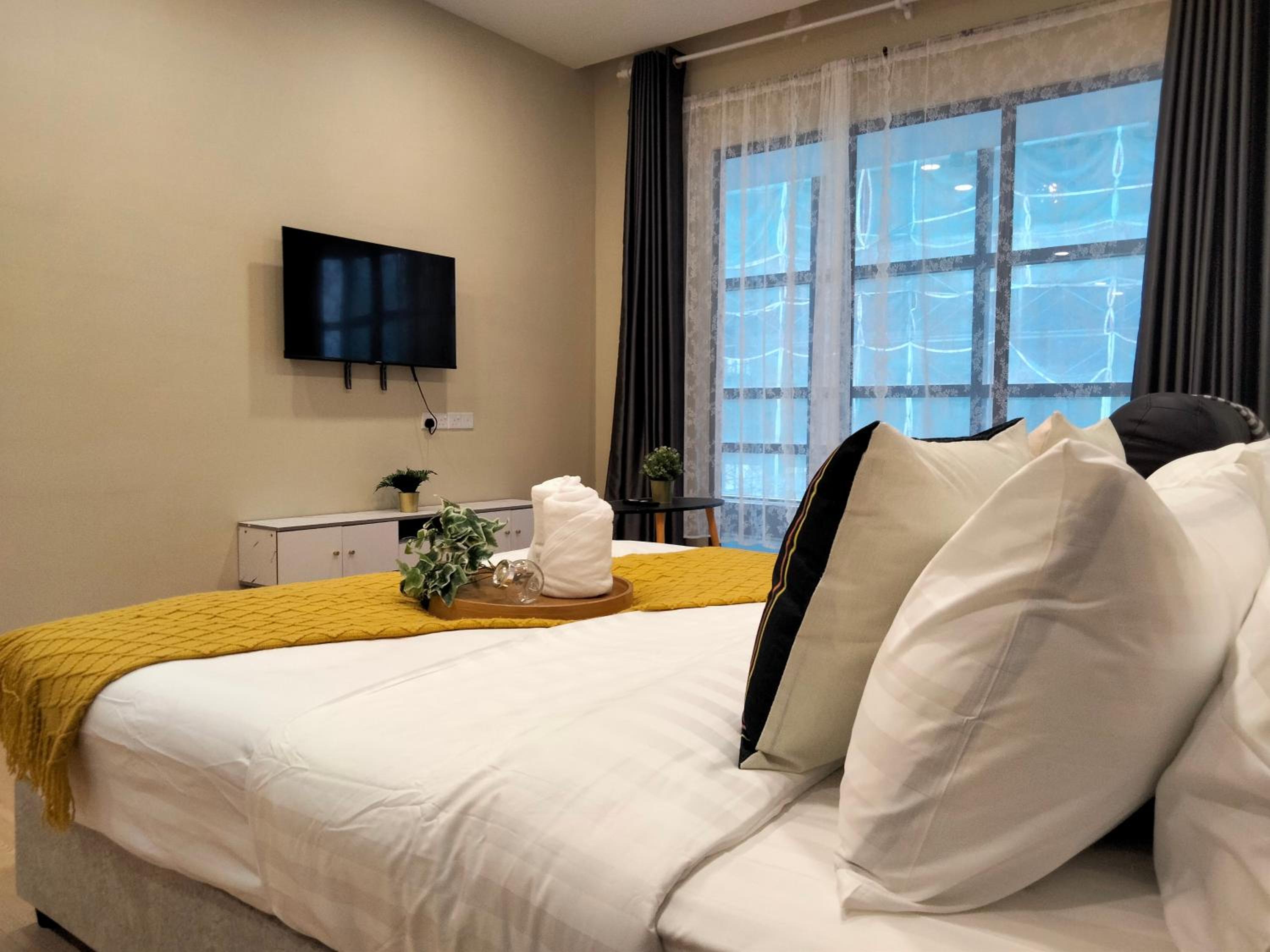 Bangsar Trade Center Studio 4pax I HomeBrickz