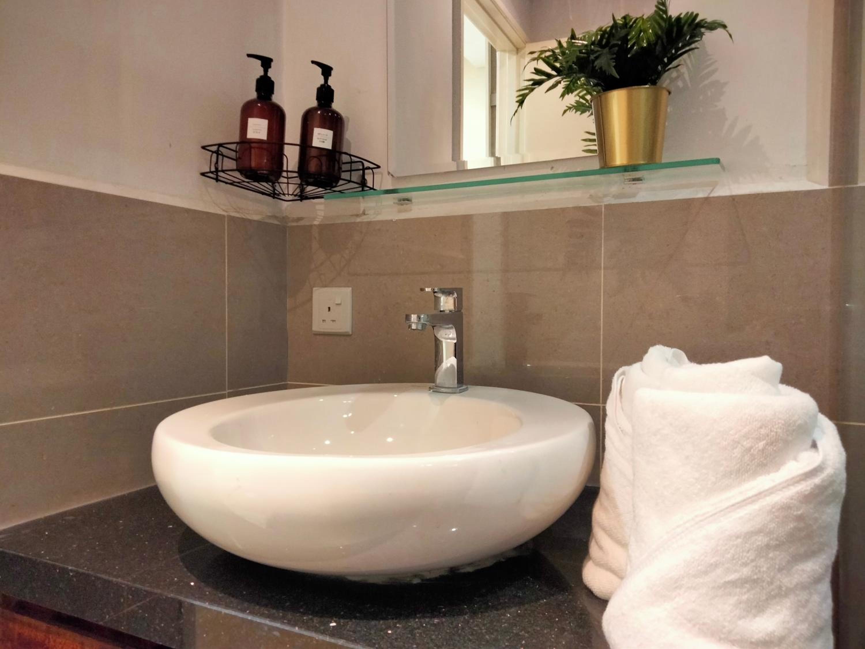 Bangsar Trade Center Studio 4pax I HomeBrickz