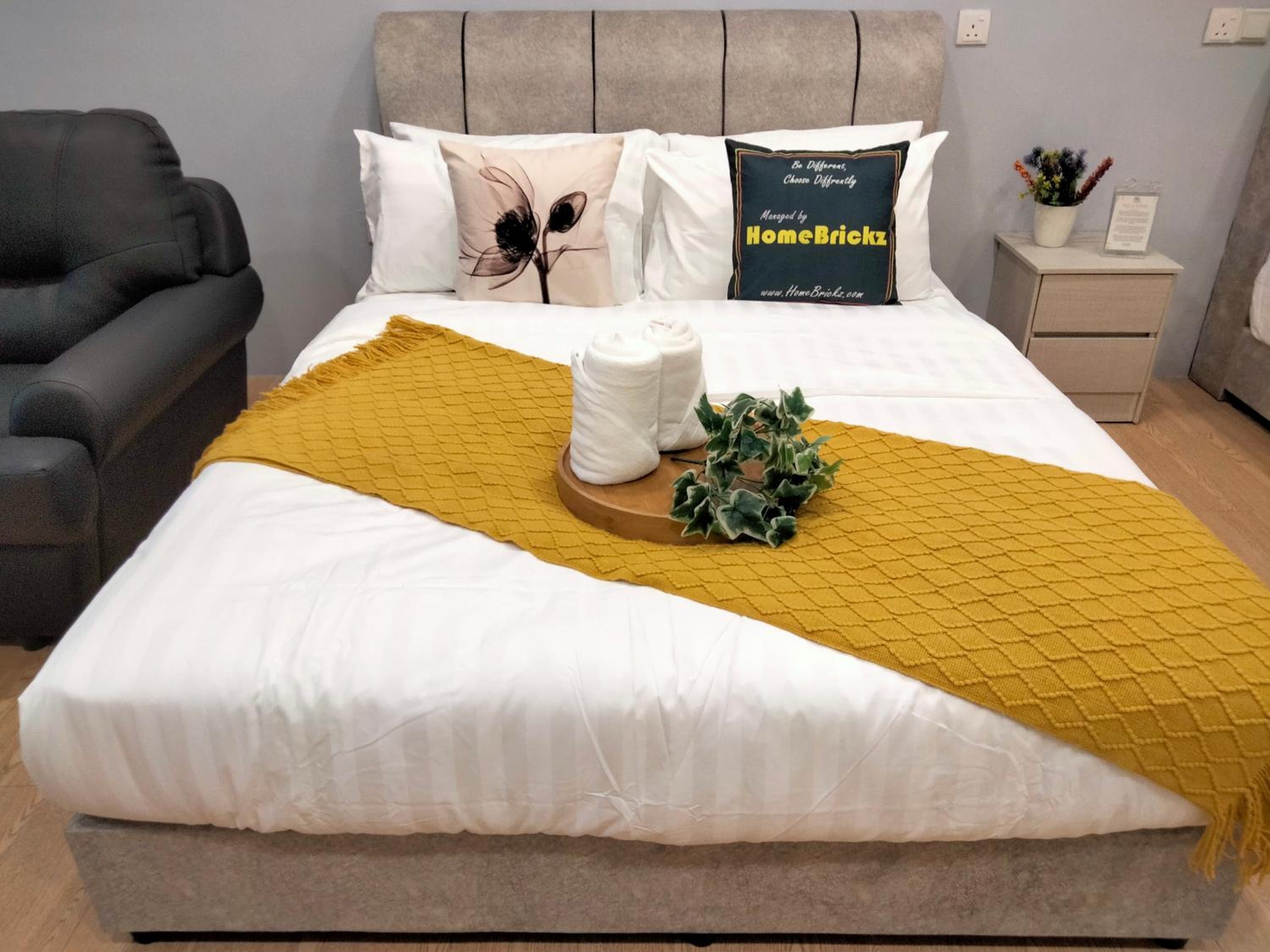 Bangsar Trade Center Studio 4pax I HomeBrickz