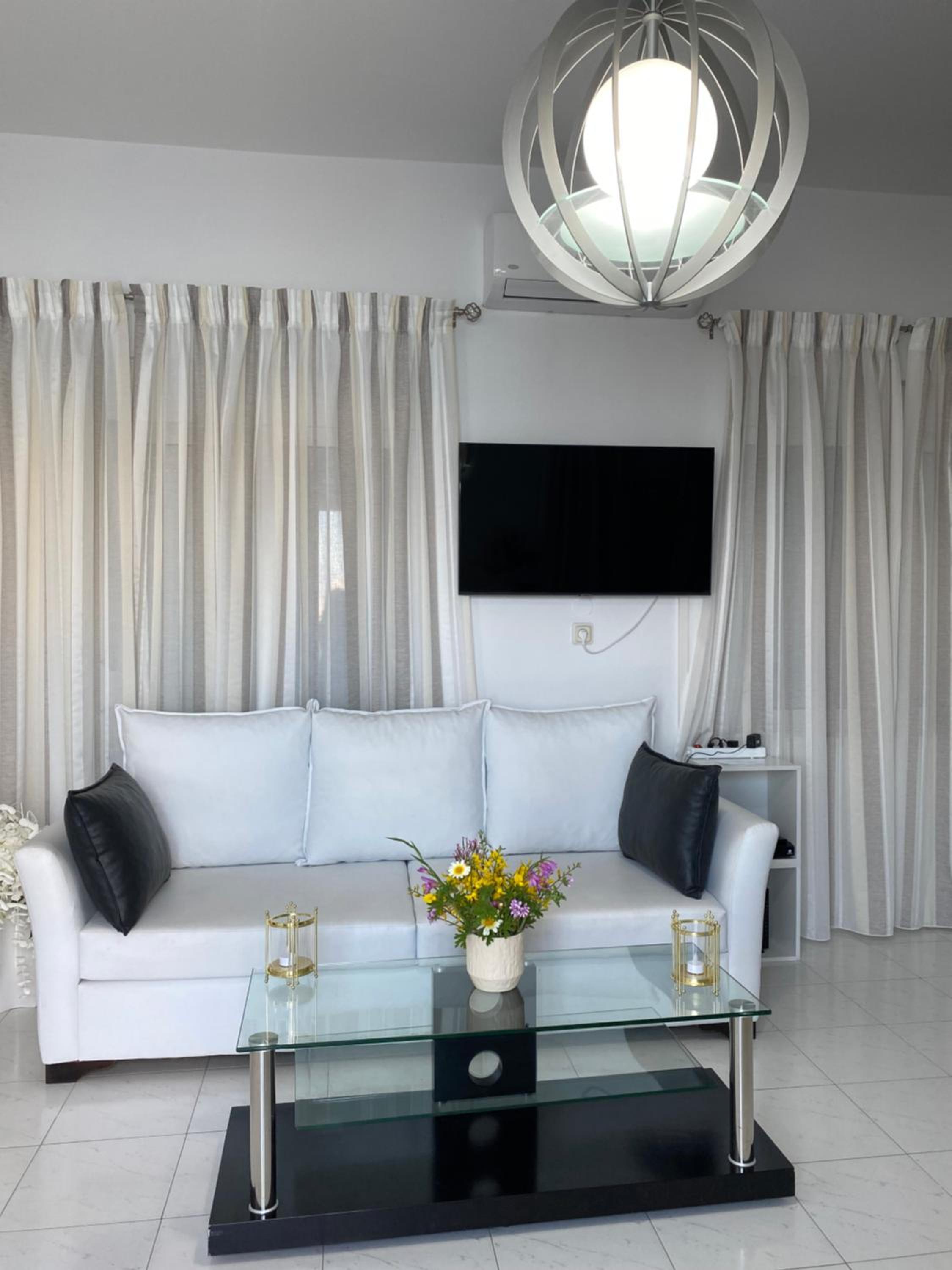 VILLA BLANCA