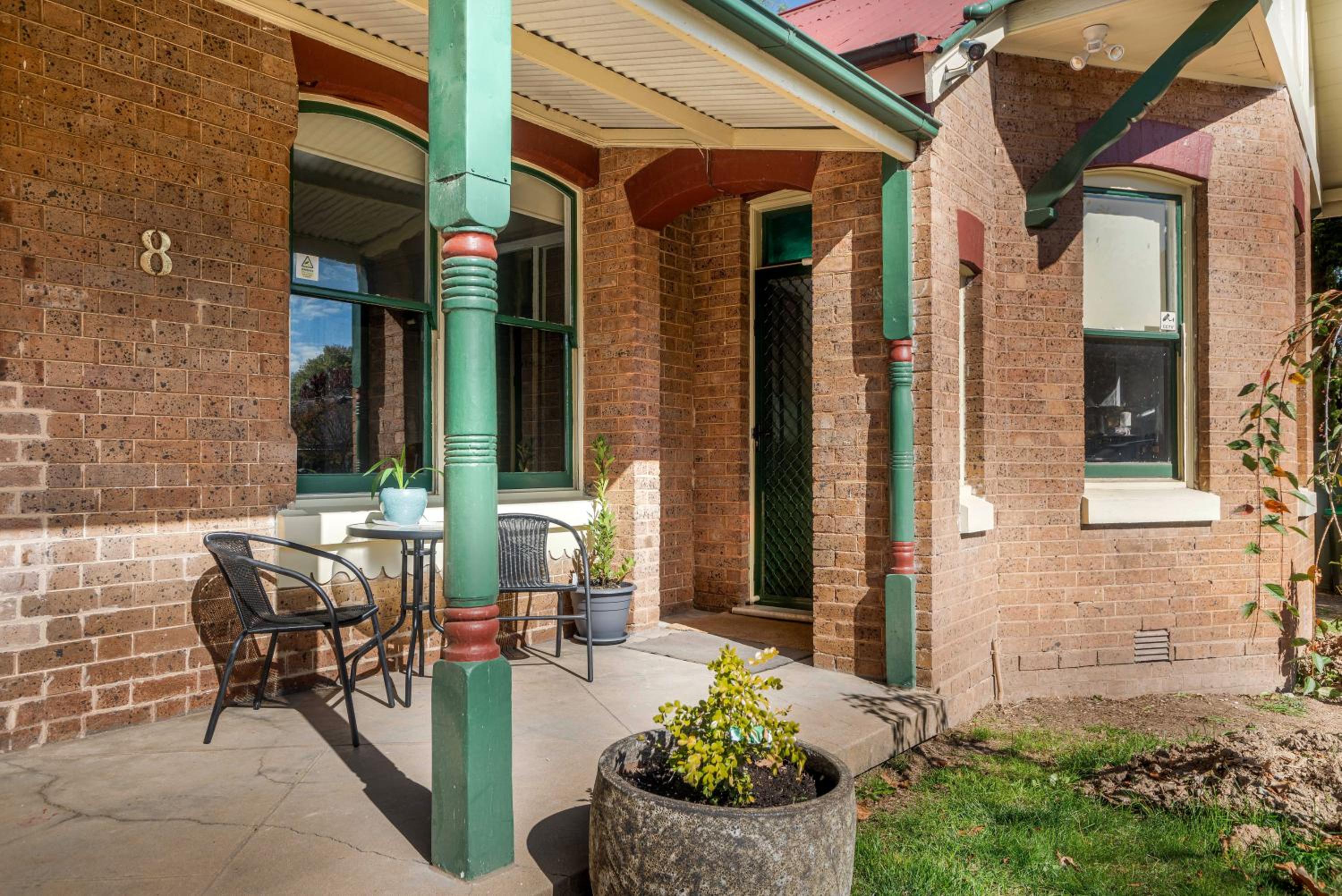 King & Queen Bed - Apartment on Summer Near Cook Park - CBD