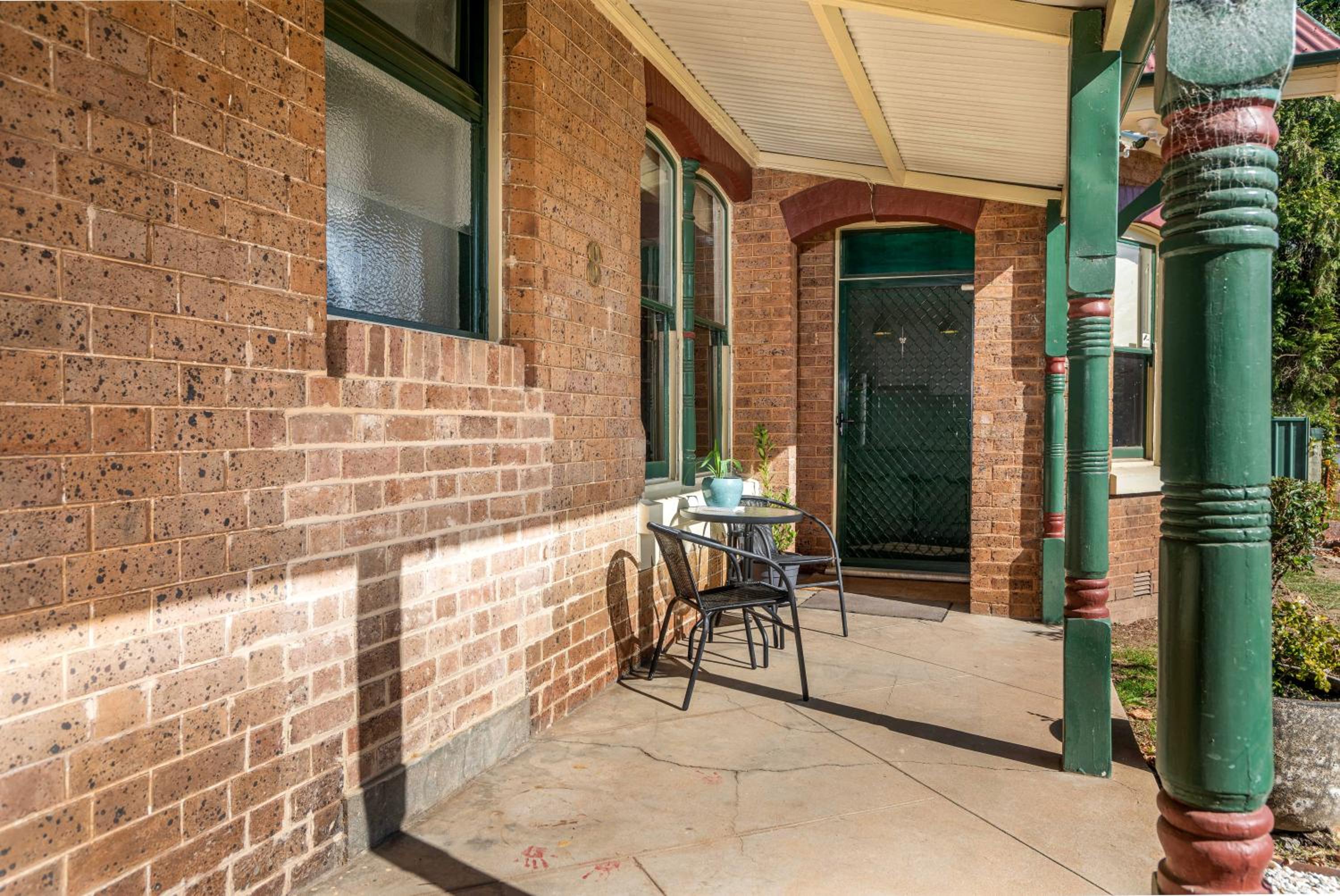 King & Queen Bed - Apartment on Summer Near Cook Park - CBD
