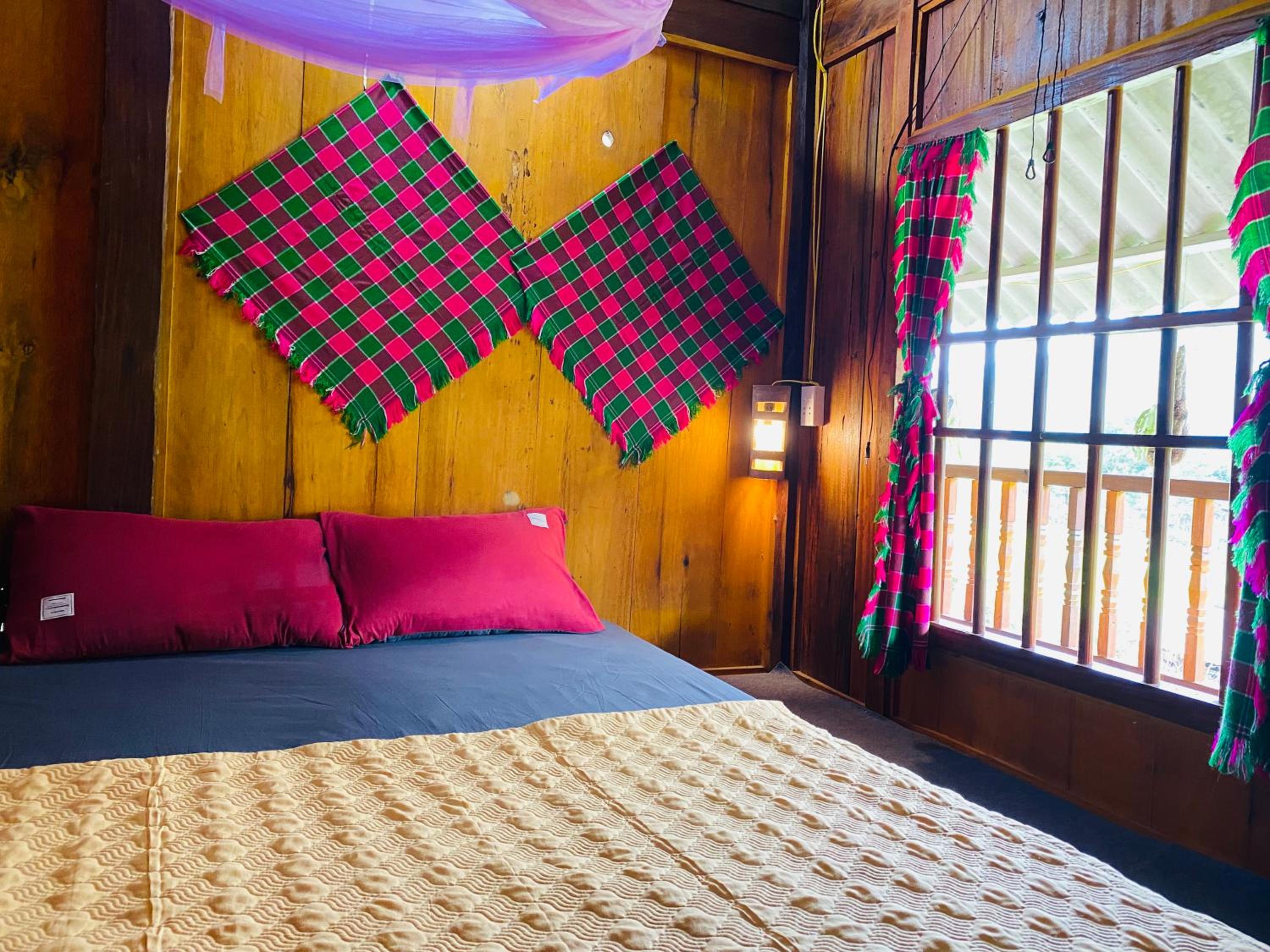 Du Gia Field View Homestay