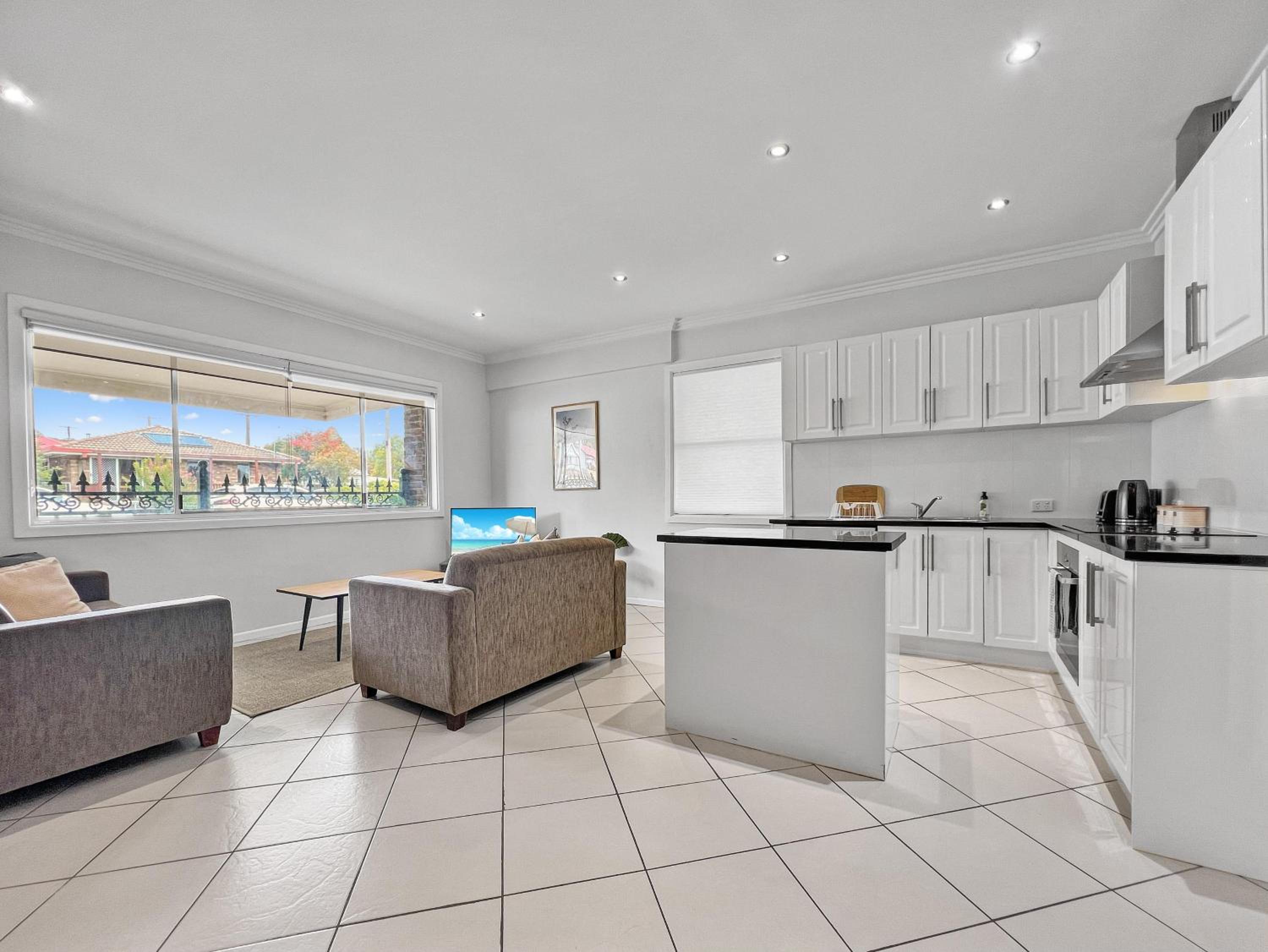 Central Armidale 2-Bedroom Apartment view 3