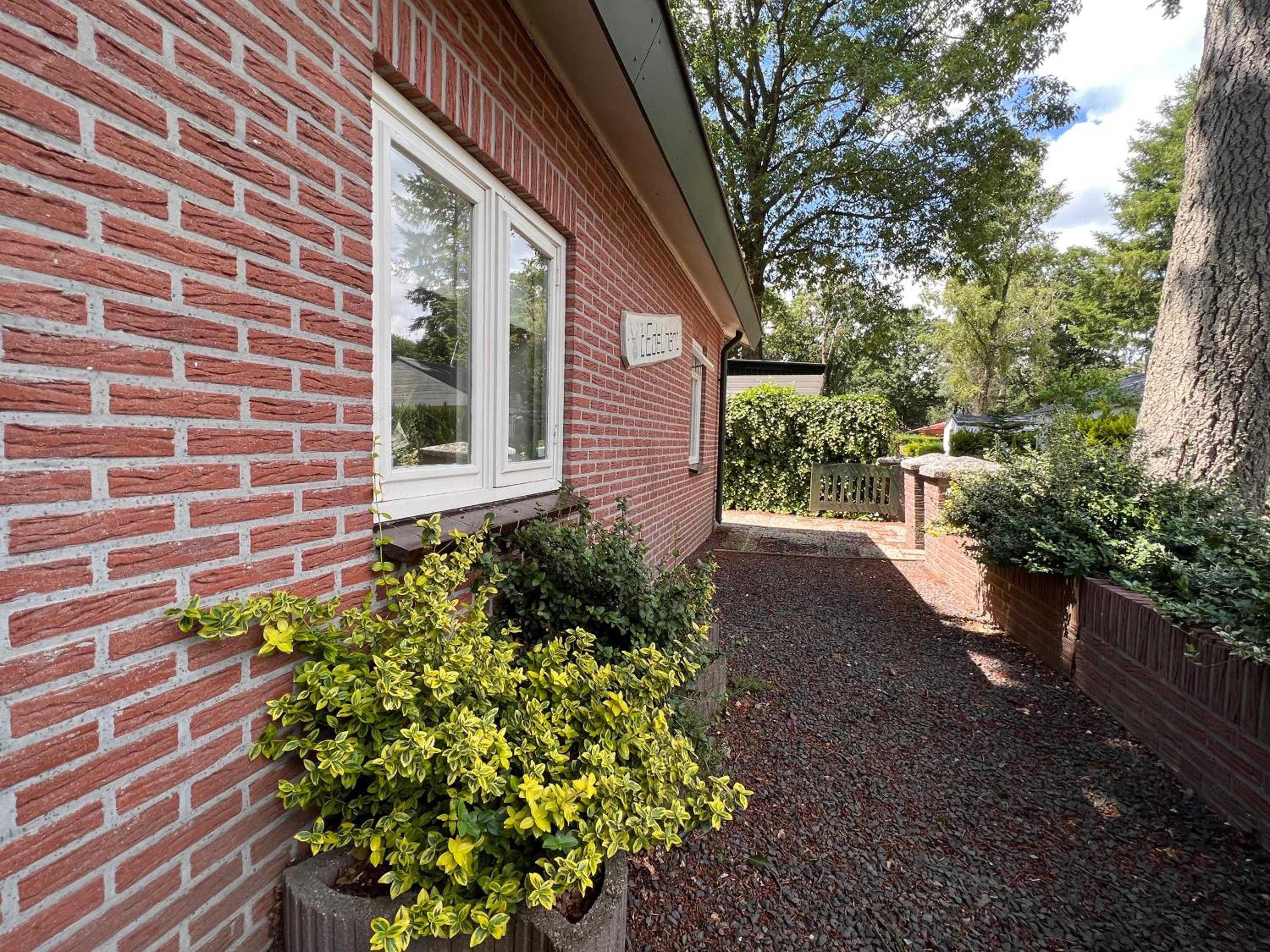 GREAT HOLIDAYHOUSE with PRIVATE OUTDOOR JACUZZI on dutch Veluwe RECOMMENDED view 4