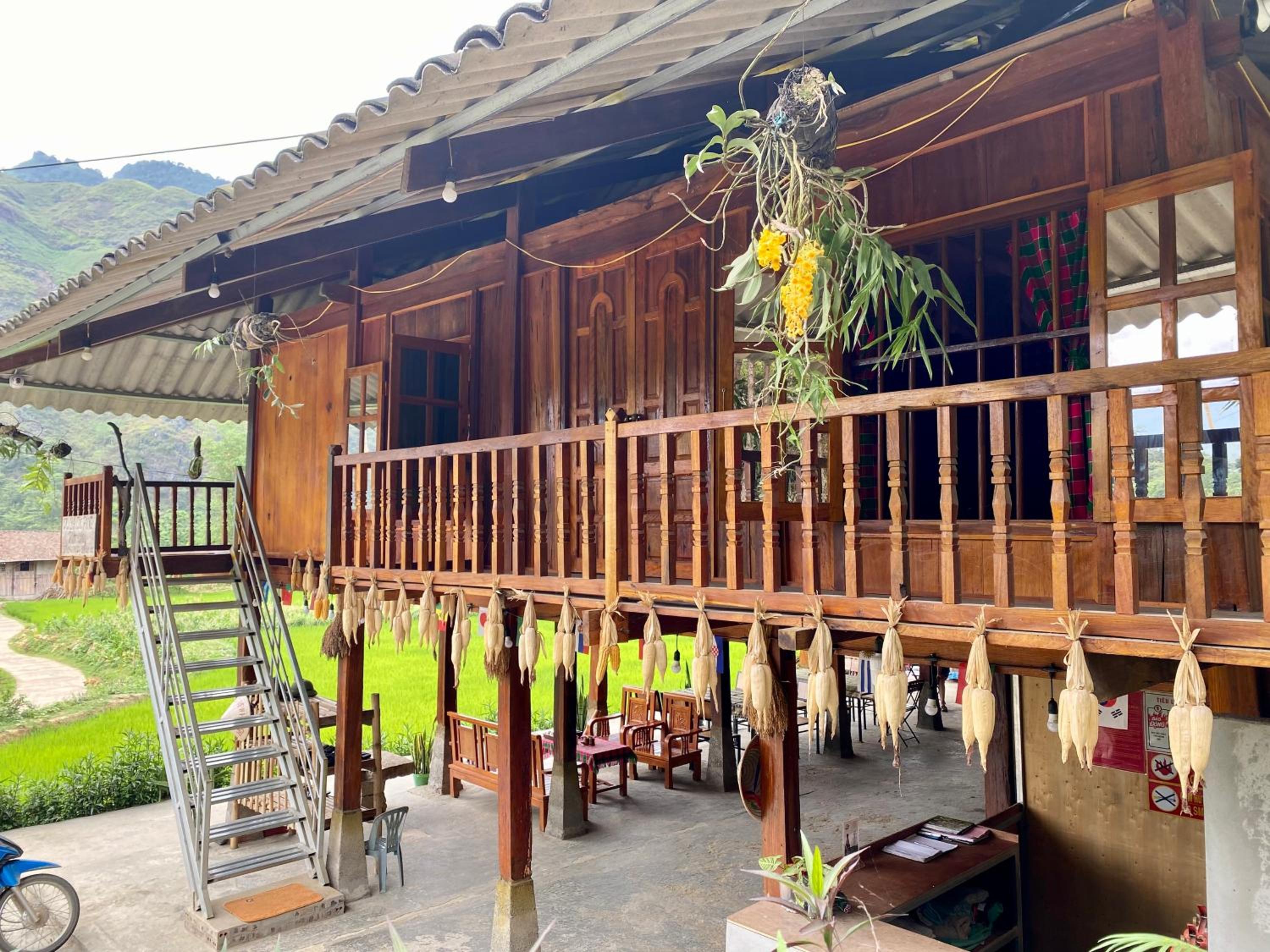 Du Gia Field View Homestay