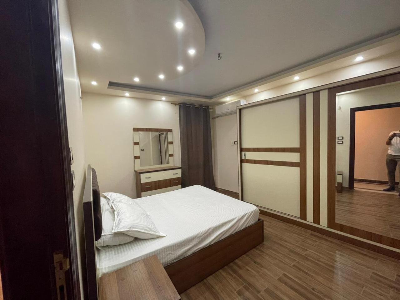 Pyramids view private apartment