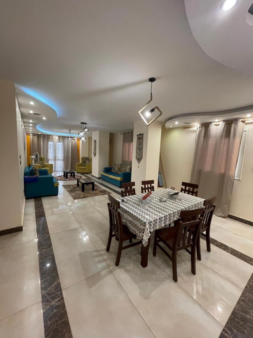 Pyramids view private apartment