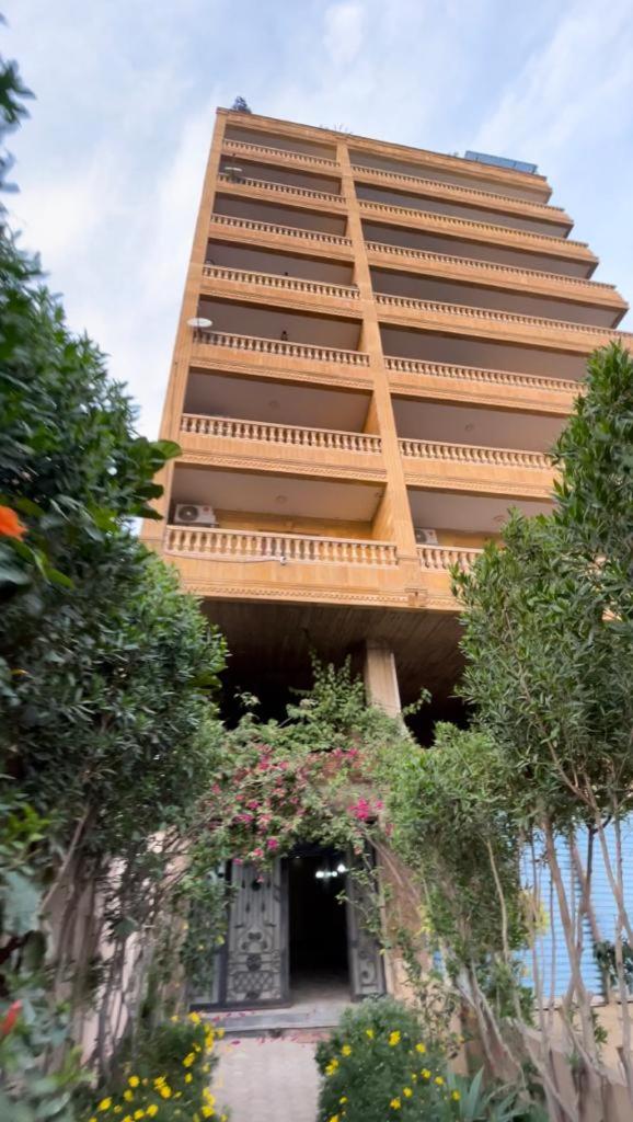 Pyramids view private apartment