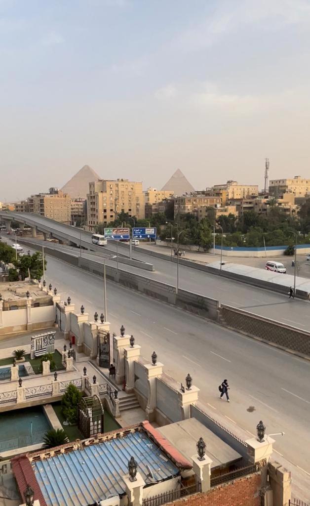 Pyramids view private apartment