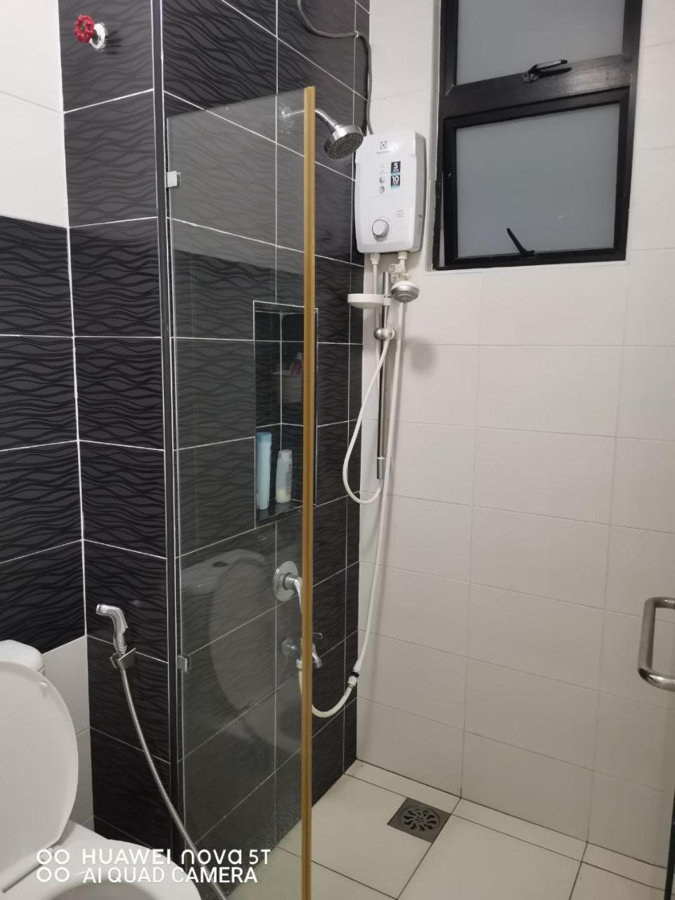 Platino Aparment @ Paradigm Mall