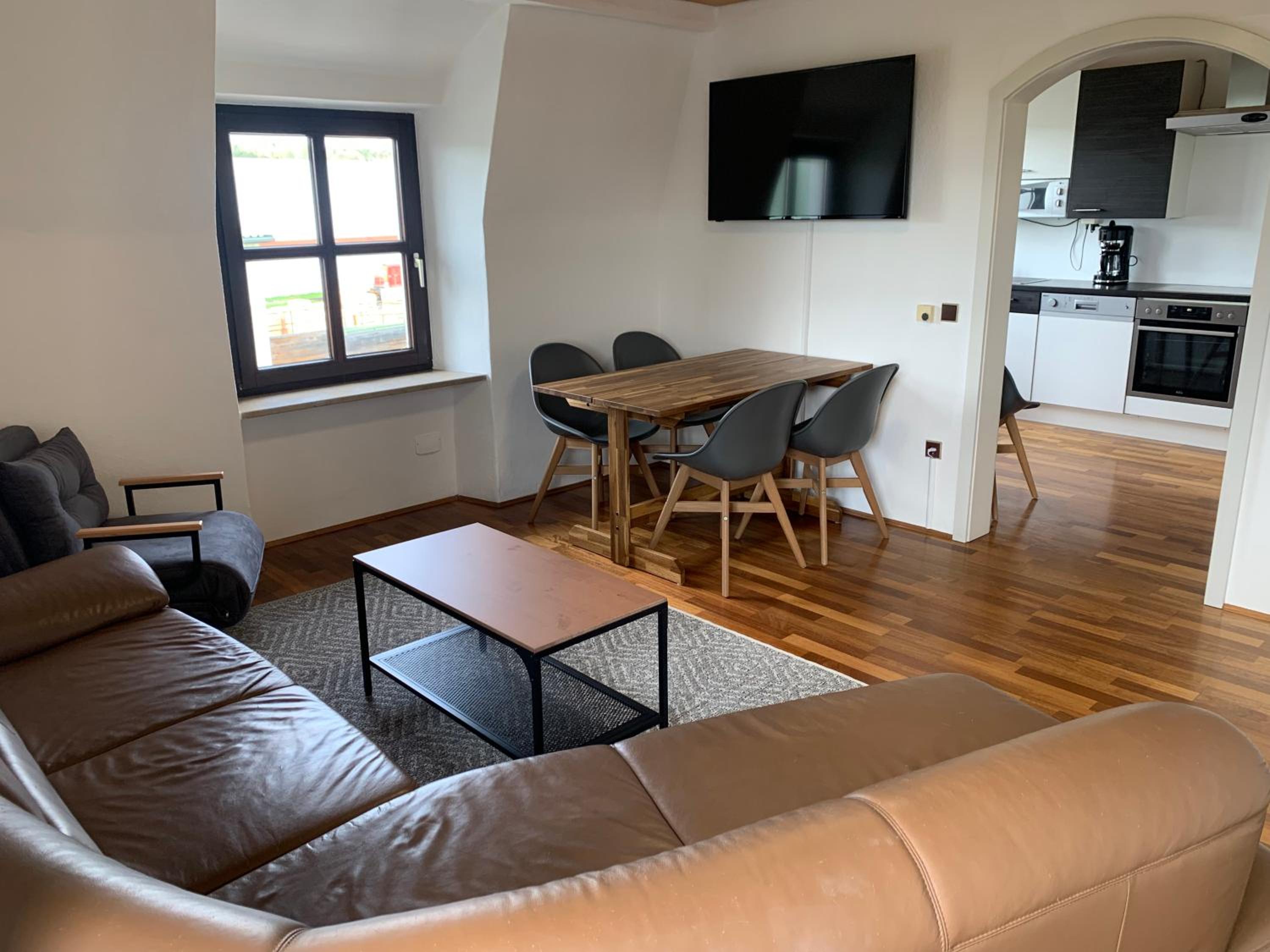 Villa mit Pool und Grillplatz in Regensburg