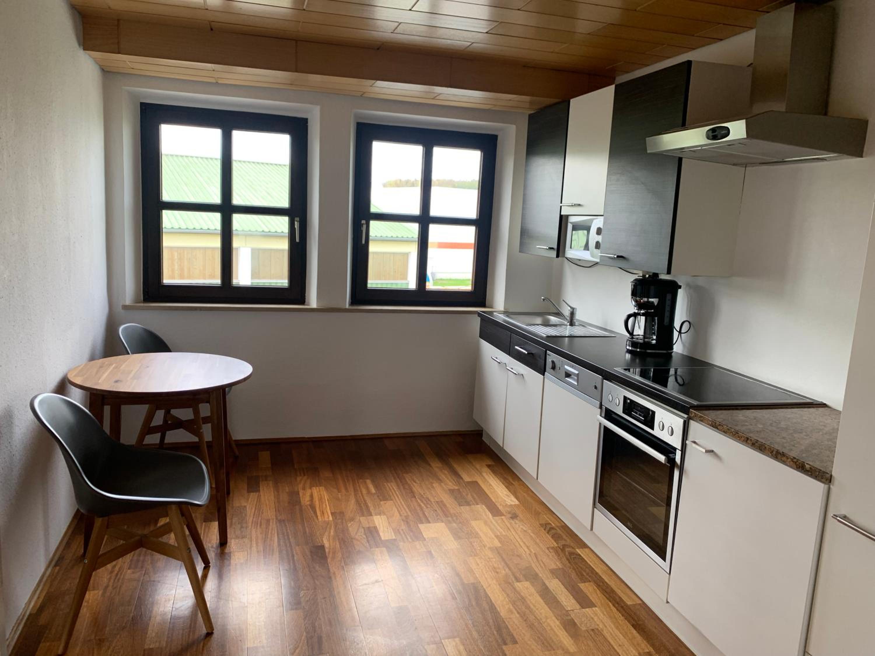Villa mit Pool und Grillplatz in Regensburg